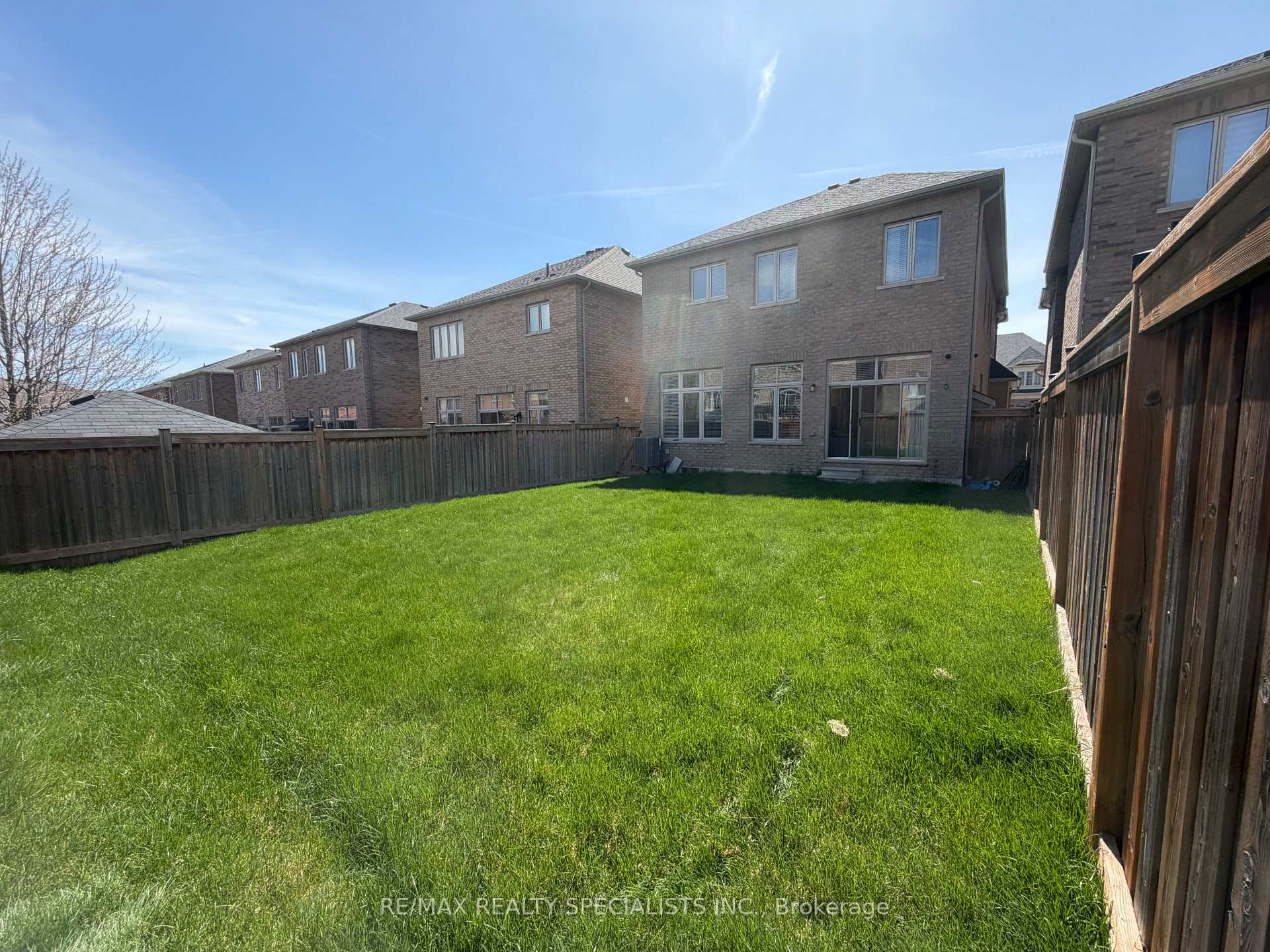 Photo 26 of 19 Dancing Waters Road, Brampton, Bram West — HOMEH