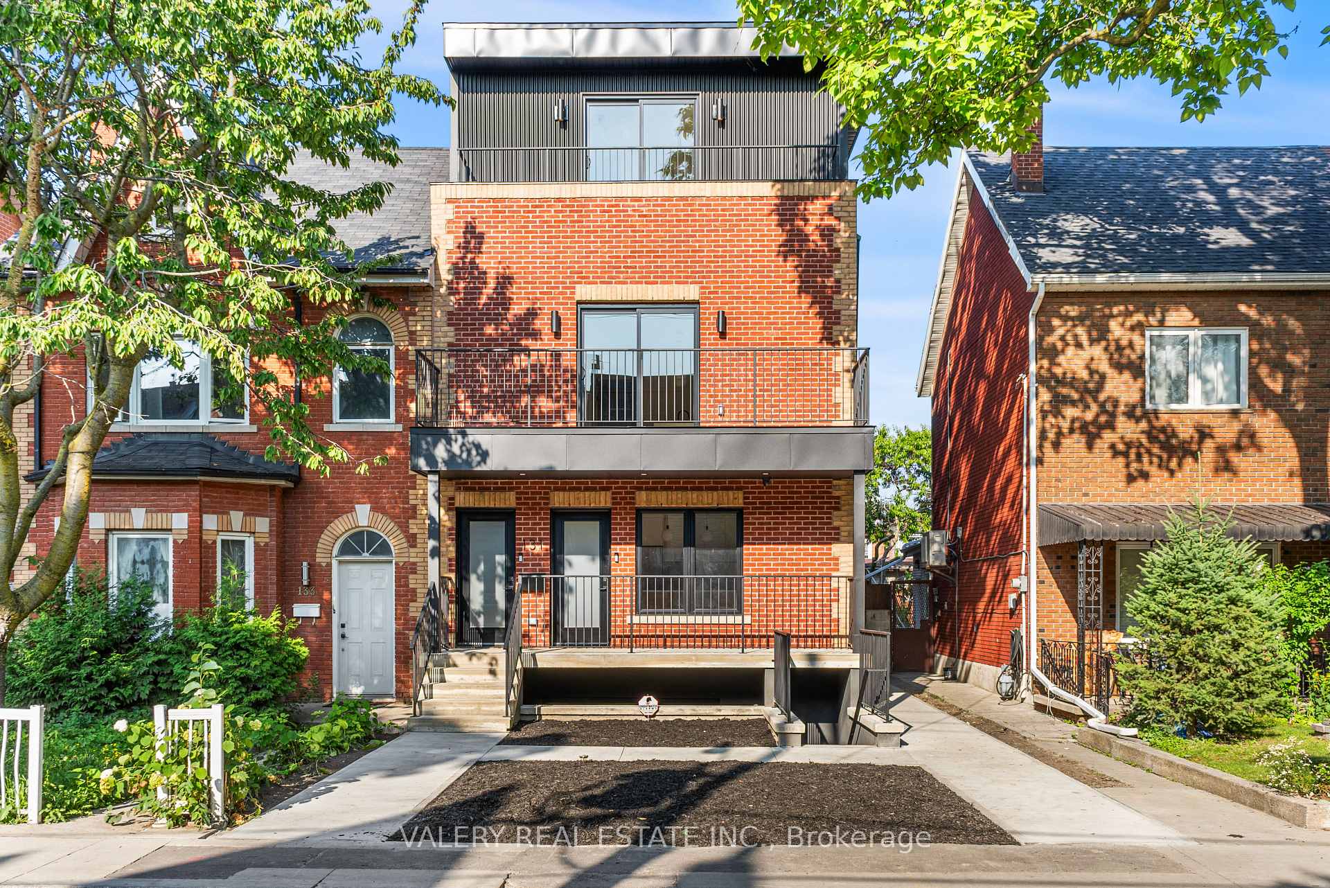 Photo 2 of Unit 2nd Floor, 131 Dovercourt Road, Toronto, Trinity-Bellwoods — HOMEH