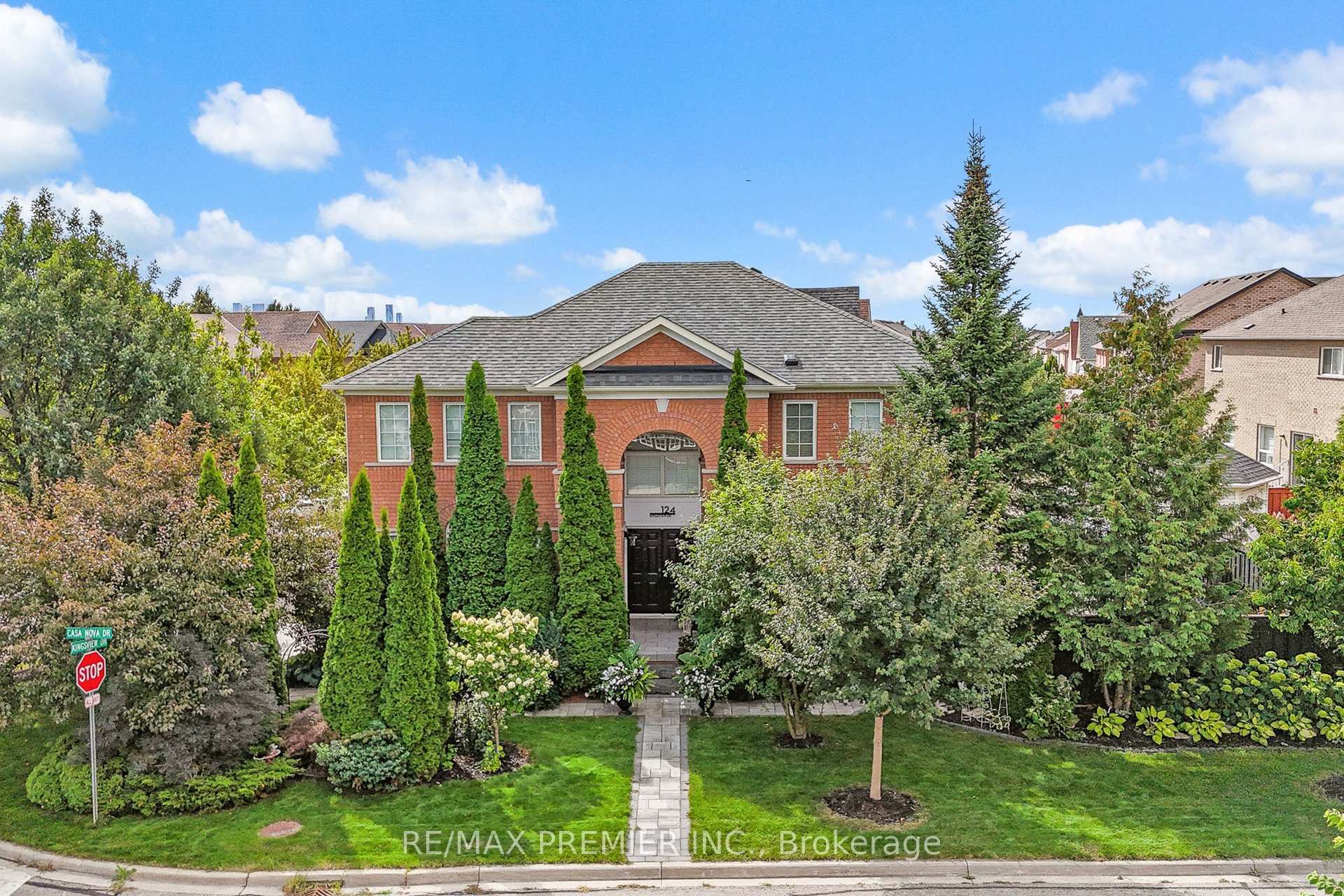 Photo 1 of 124 Kingsview Drive, Vaughan, Vellore Village — HOMEH