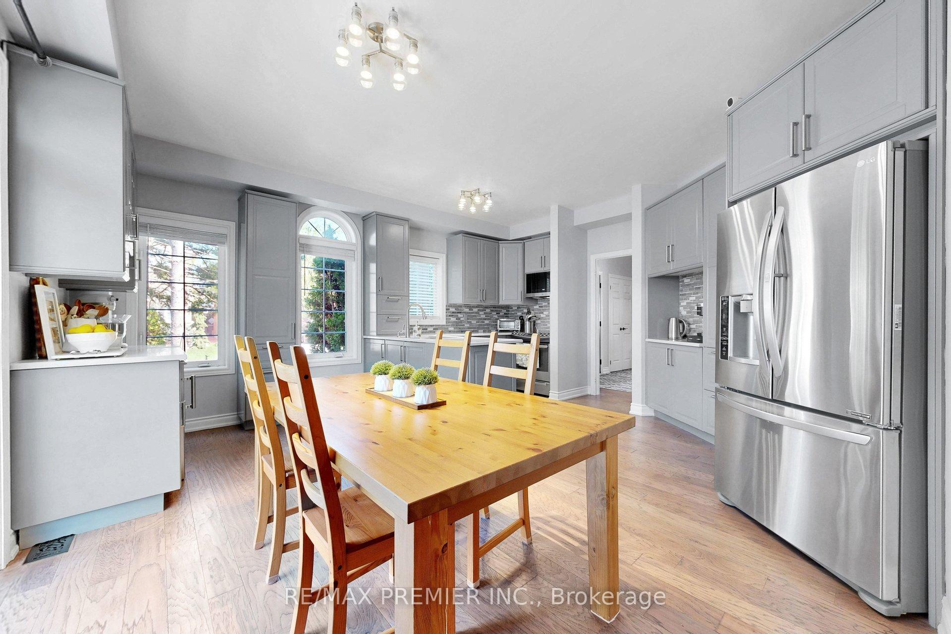 Photo 7 of 124 Kingsview Drive, Vaughan, Vellore Village — HOMEH