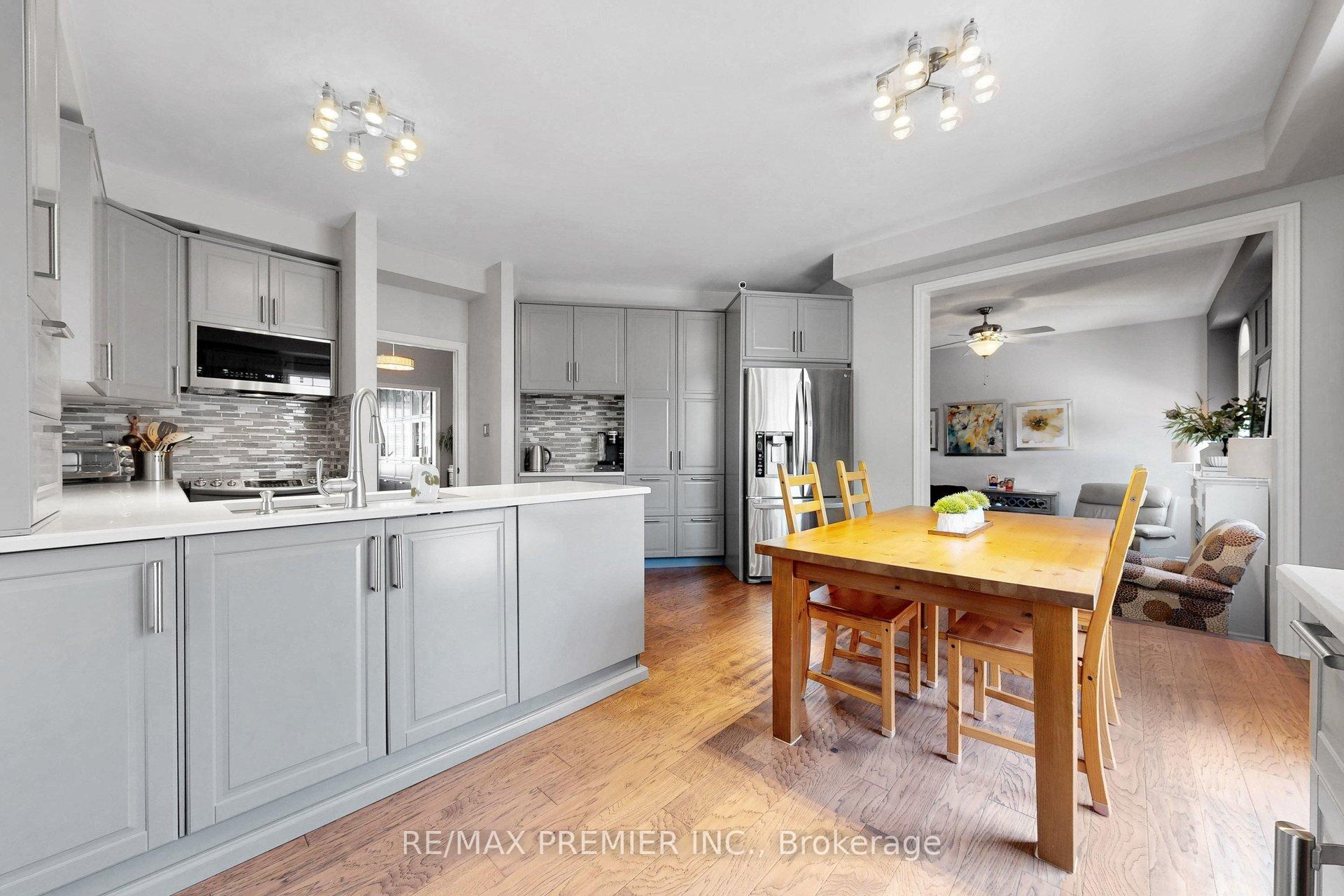 Photo 8 of 124 Kingsview Drive, Vaughan, Vellore Village — HOMEH