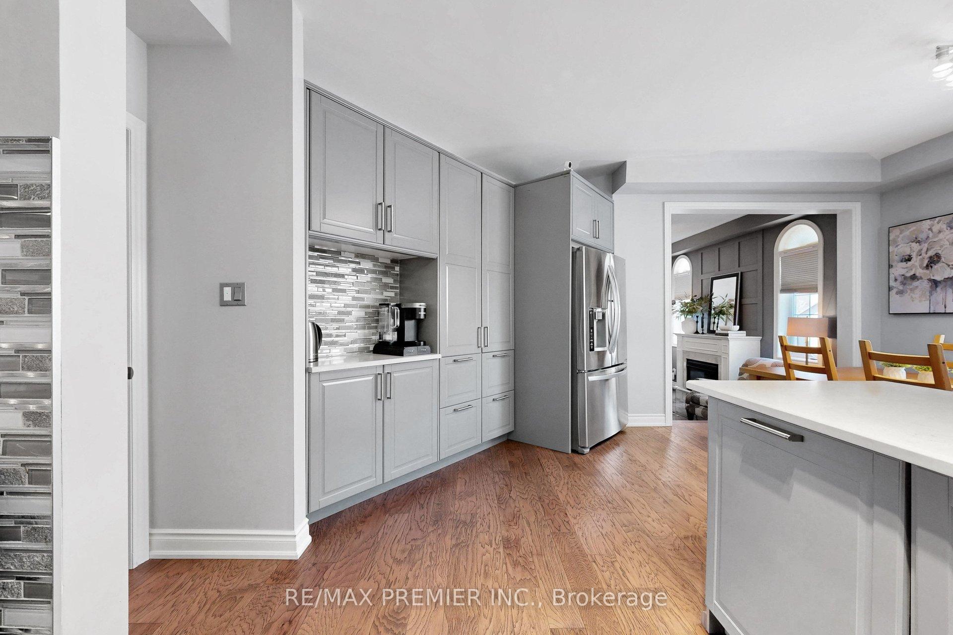 Photo 13 of 124 Kingsview Drive, Vaughan, Vellore Village — HOMEH