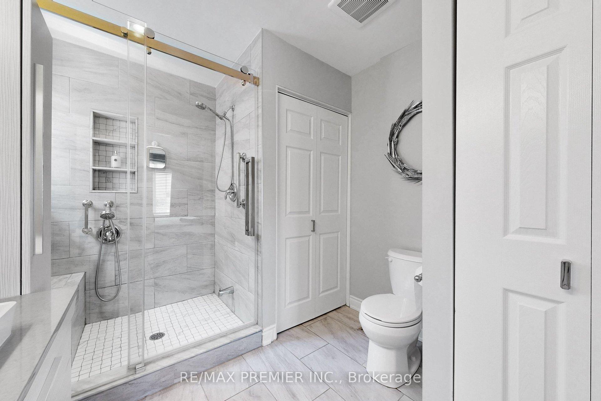 Photo 22 of 124 Kingsview Drive, Vaughan, Vellore Village — HOMEH