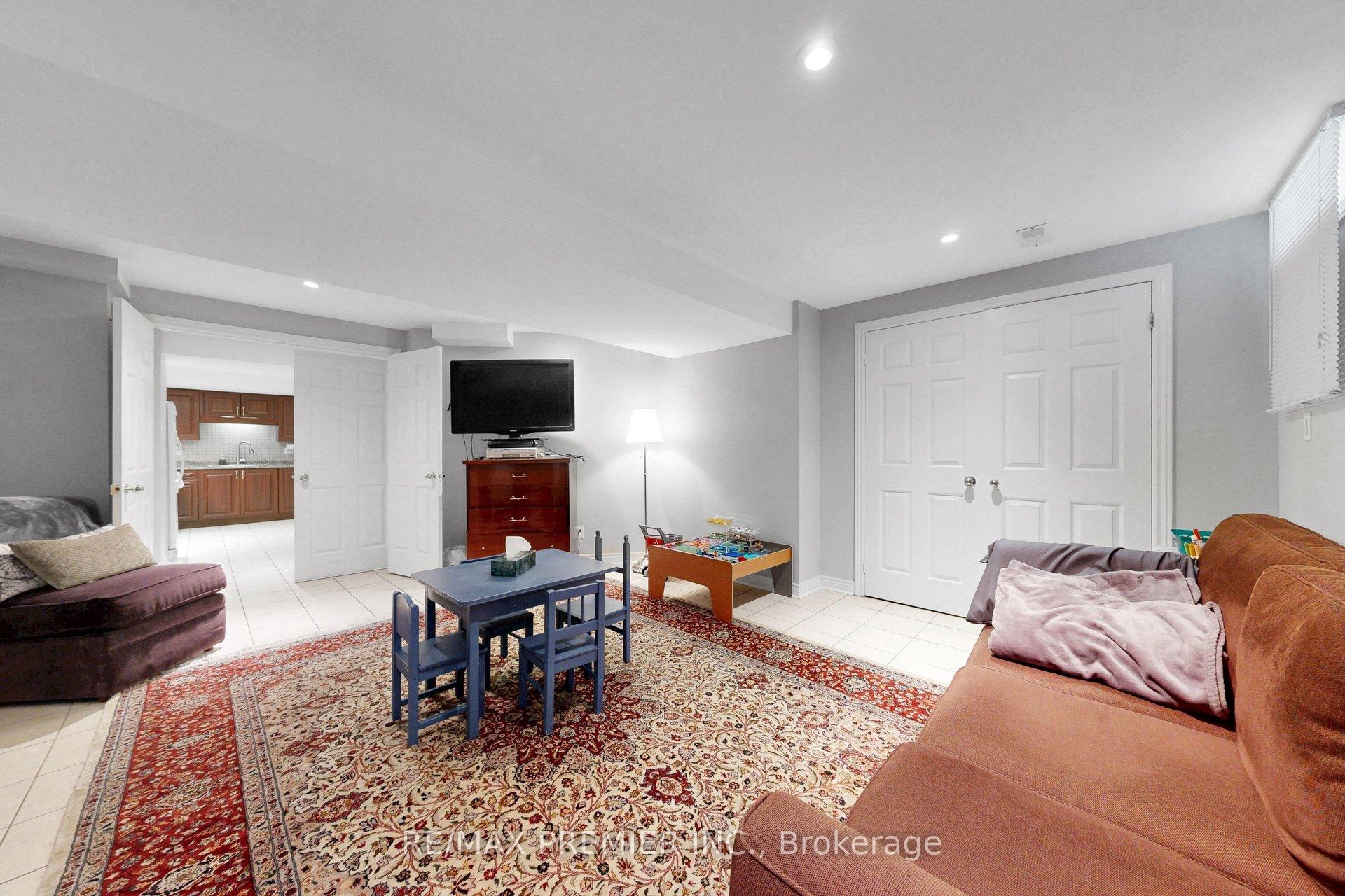 Photo 27 of 124 Kingsview Drive, Vaughan, Vellore Village — HOMEH