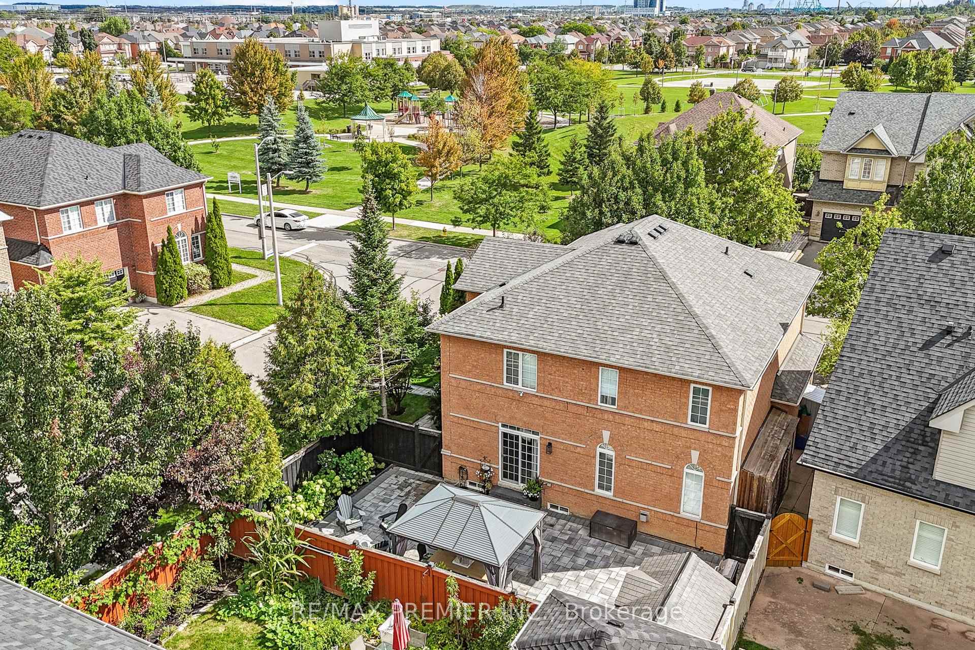 Photo 34 of 124 Kingsview Drive, Vaughan, Vellore Village — HOMEH