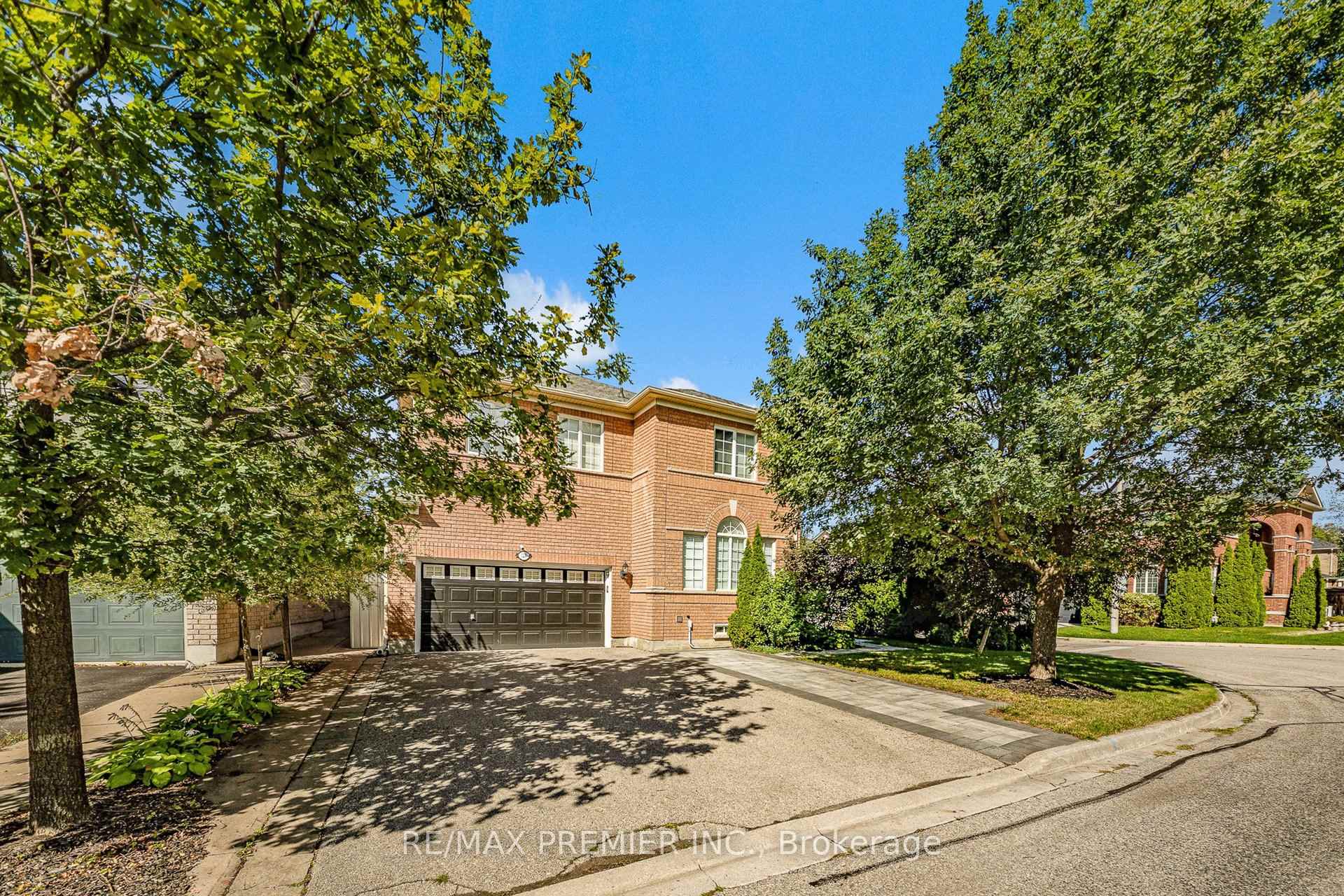 Photo 38 of 124 Kingsview Drive, Vaughan, Vellore Village — HOMEH