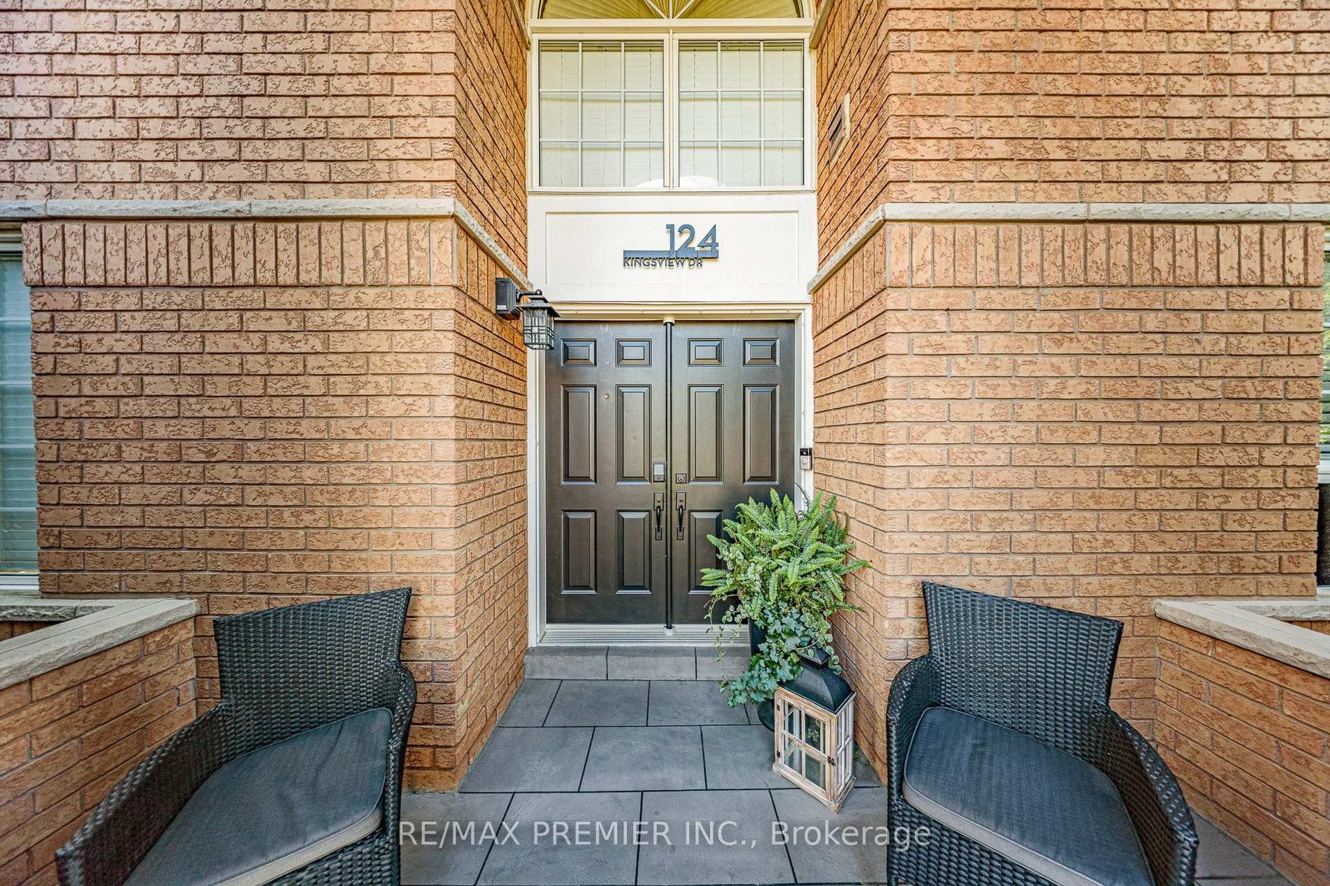 Photo 39 of 124 Kingsview Drive, Vaughan, Vellore Village — HOMEH