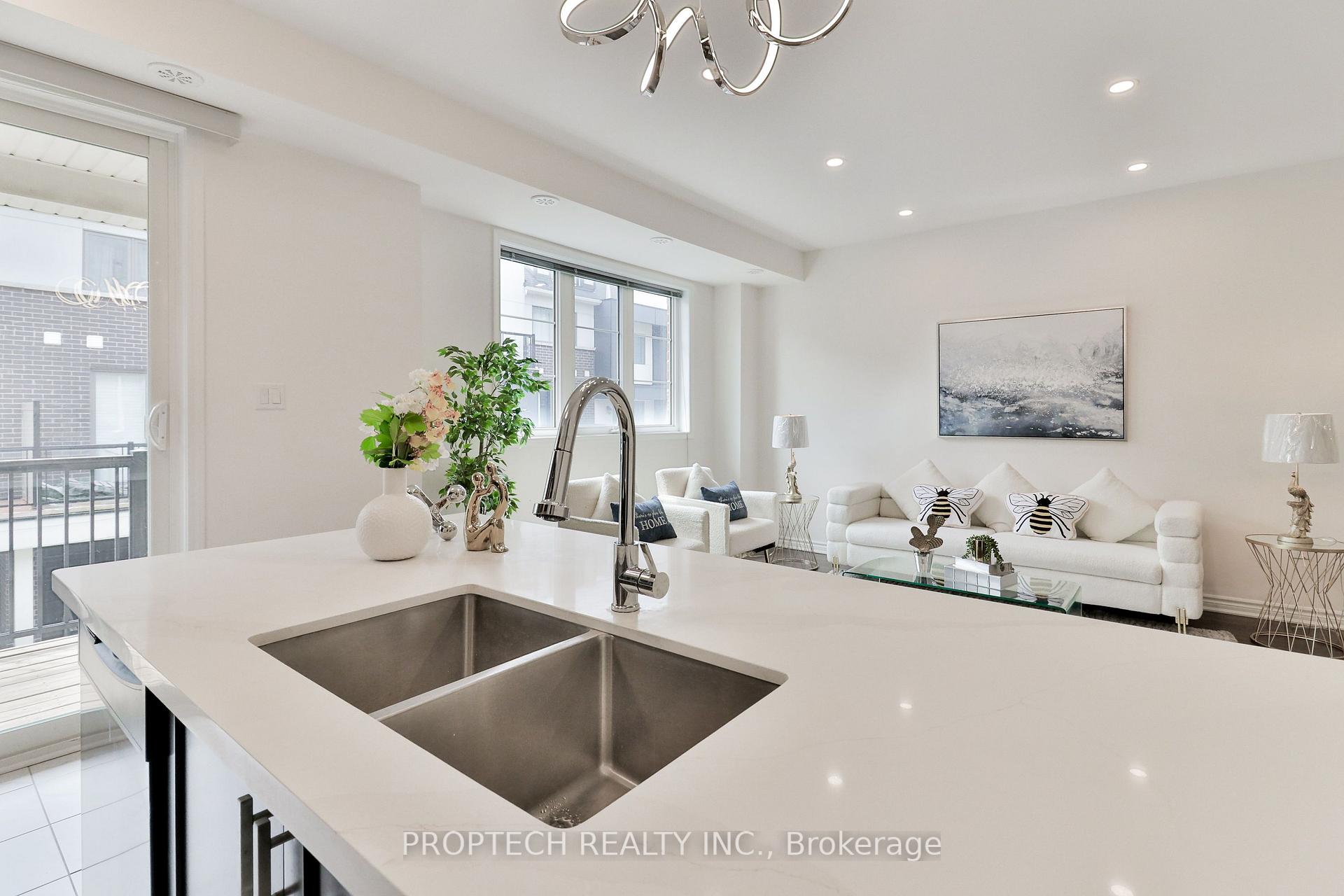 Photo 8 of 49 Frederick Wilson Avenue, Markham, Cornell — HOMEH