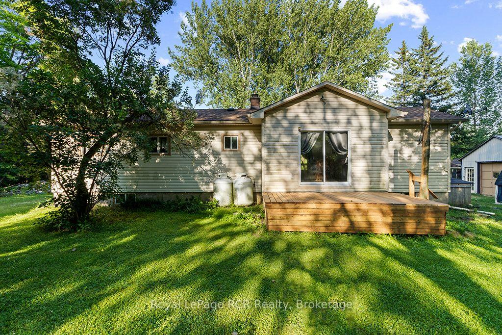 Photo 4 of 495376 Veterans Road S, Chatsworth — HOMEH