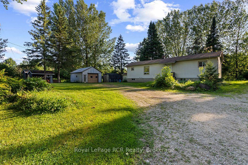 Photo 6 of 495376 Veterans Road S, Chatsworth — HOMEH