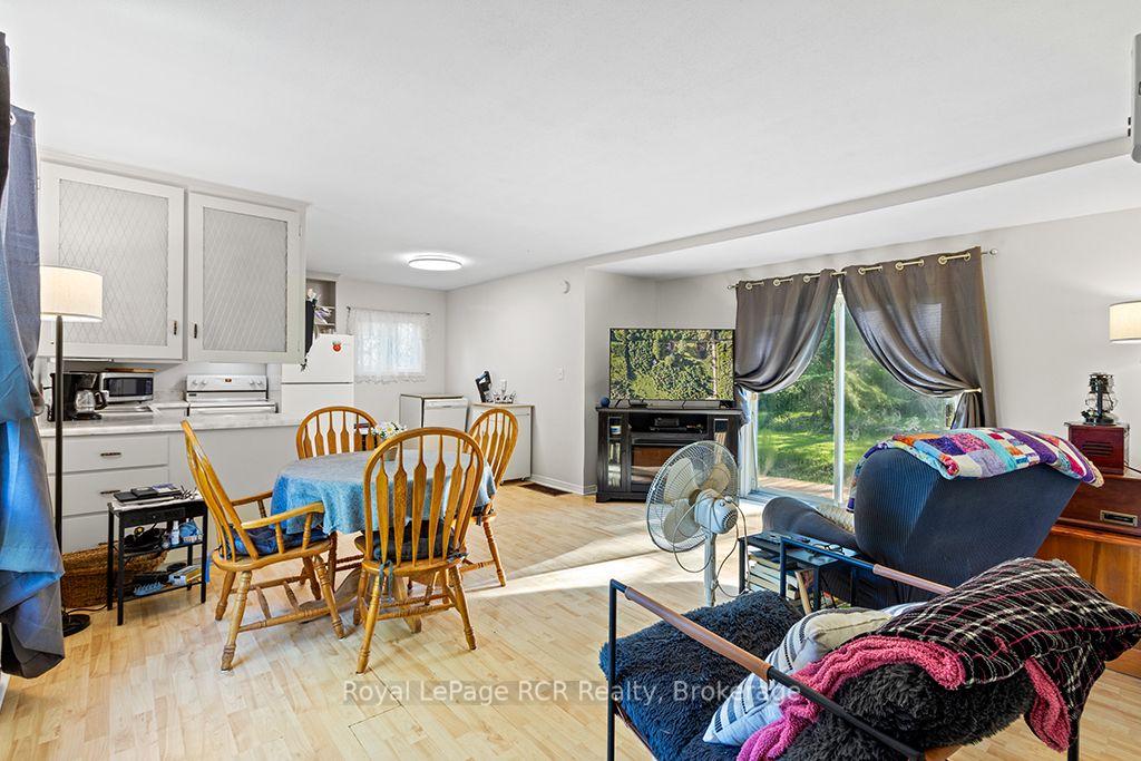 Photo 7 of 495376 Veterans Road S, Chatsworth — HOMEH