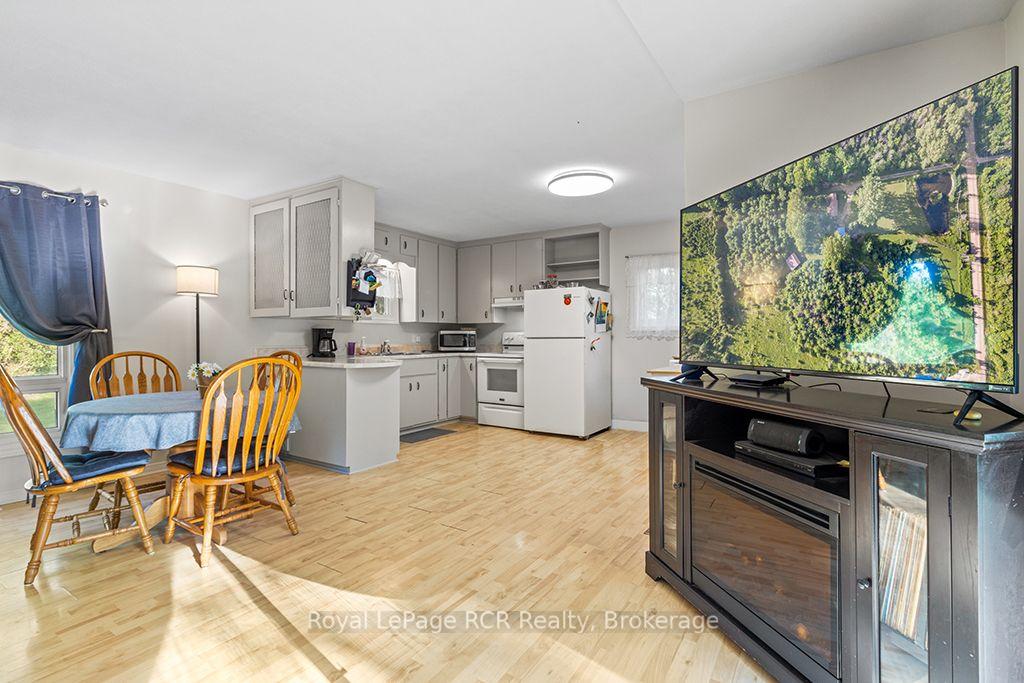 Photo 9 of 495376 Veterans Road S, Chatsworth — HOMEH