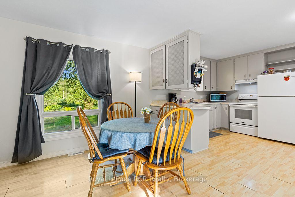 Photo 10 of 495376 Veterans Road S, Chatsworth — HOMEH