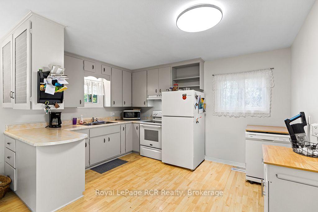 Photo 12 of 495376 Veterans Road S, Chatsworth — HOMEH