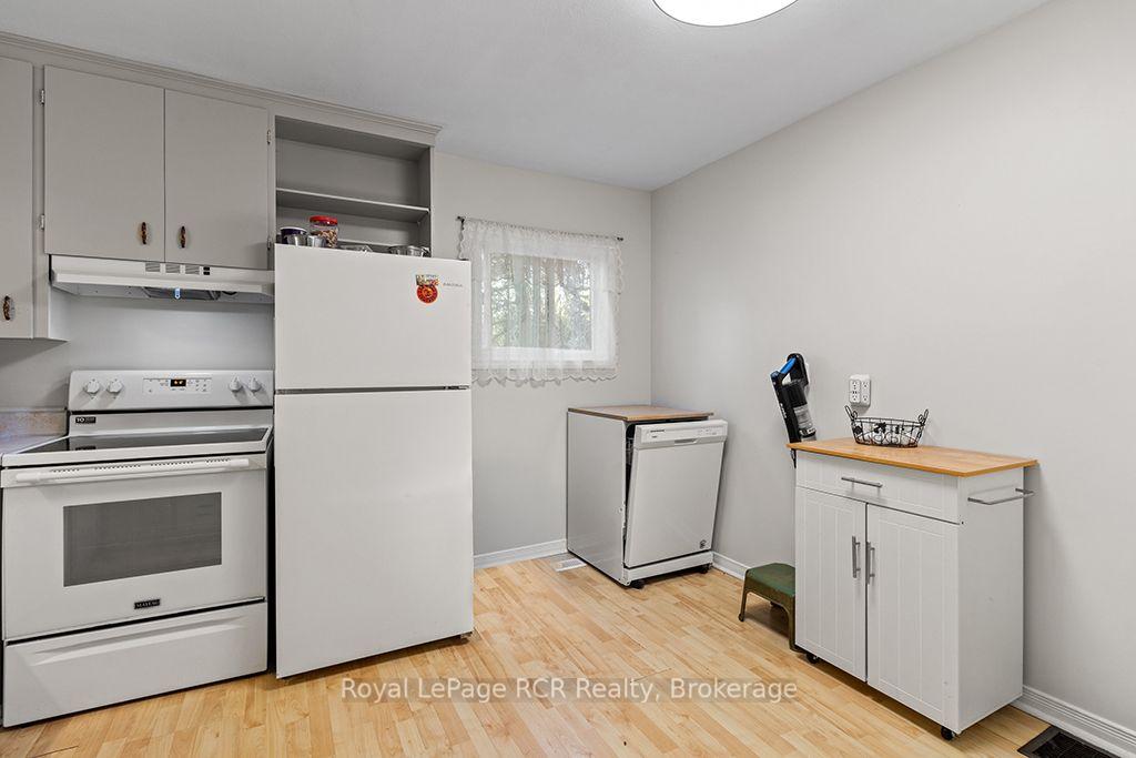 Photo 14 of 495376 Veterans Road S, Chatsworth — HOMEH