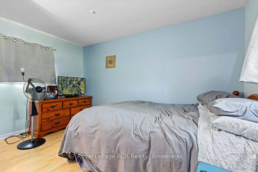 Photo 15 of 495376 Veterans Road S, Chatsworth — HOMEH