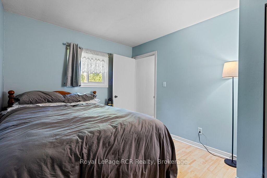 Photo 16 of 495376 Veterans Road S, Chatsworth — HOMEH