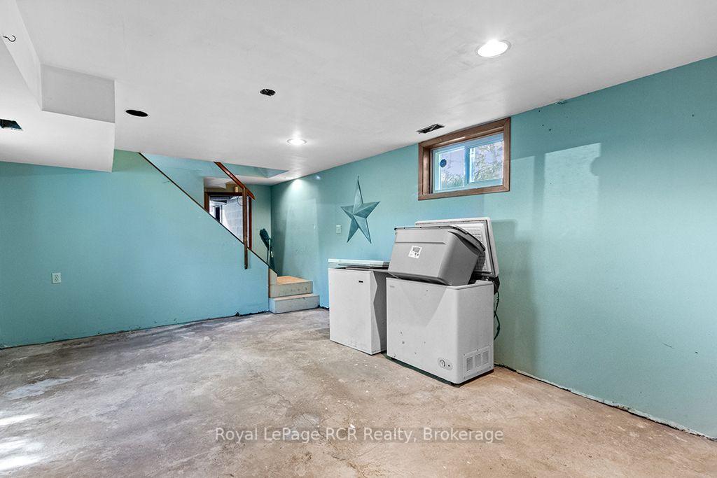 Photo 20 of 495376 Veterans Road S, Chatsworth — HOMEH