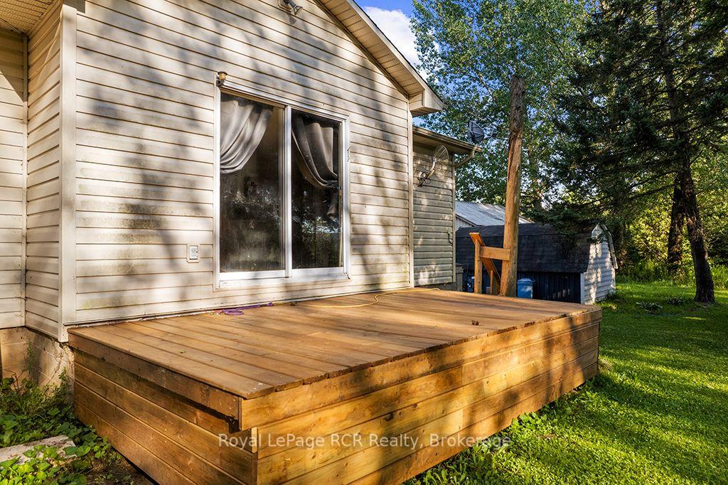 Photo 22 of 495376 Veterans Road S, Chatsworth — HOMEH