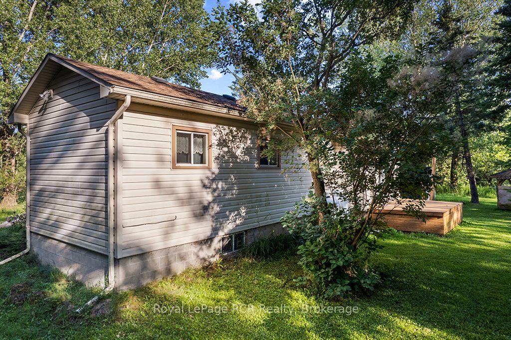 Photo 25 of 495376 Veterans Road S, Chatsworth — HOMEH