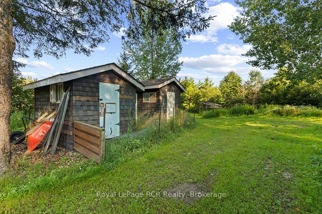 Photo 29 of 495376 Veterans Road S, Chatsworth — HOMEH