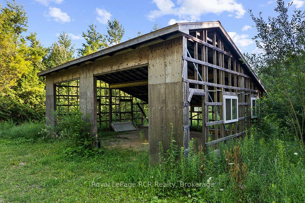 Photo 32 of 495376 Veterans Road S, Chatsworth — HOMEH