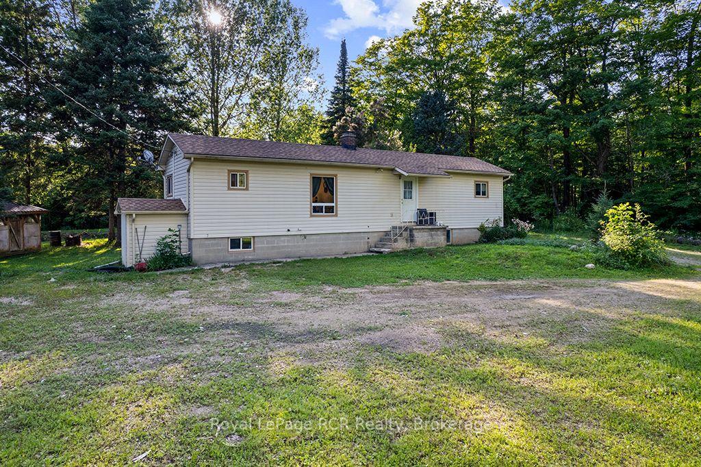 Photo 44 of 495376 Veterans Road S, Chatsworth — HOMEH