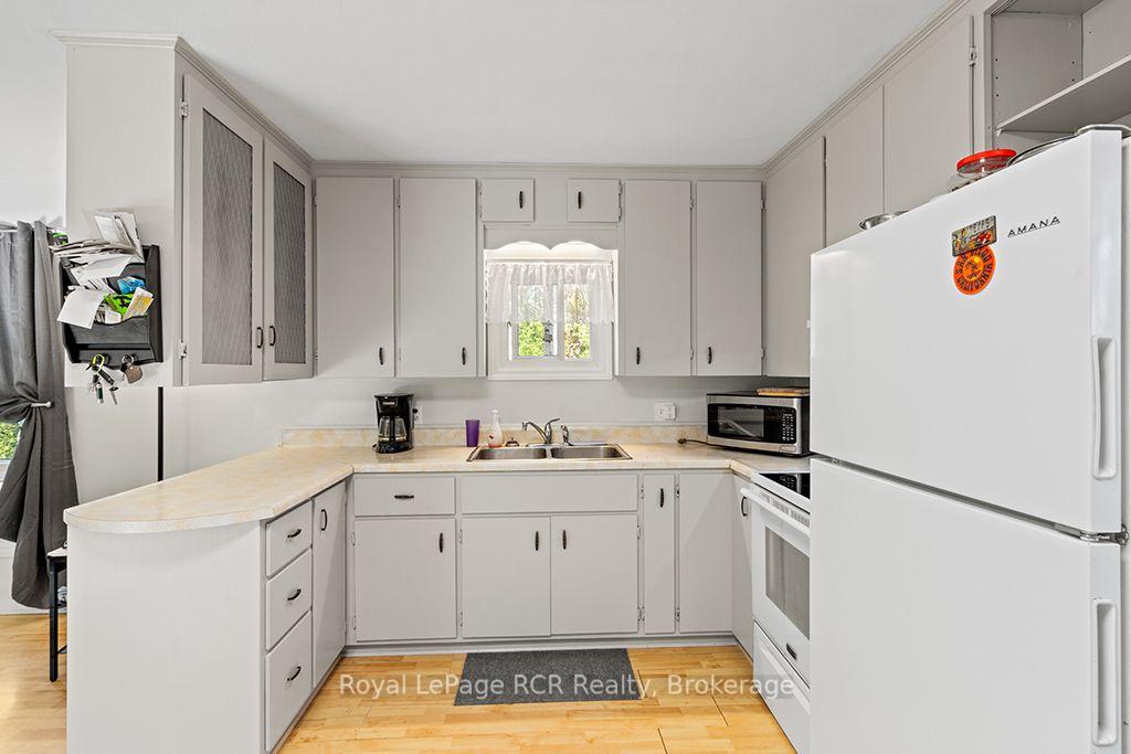 Photo 13 of 495376 Veterans Road S, Chatsworth — HOMEH