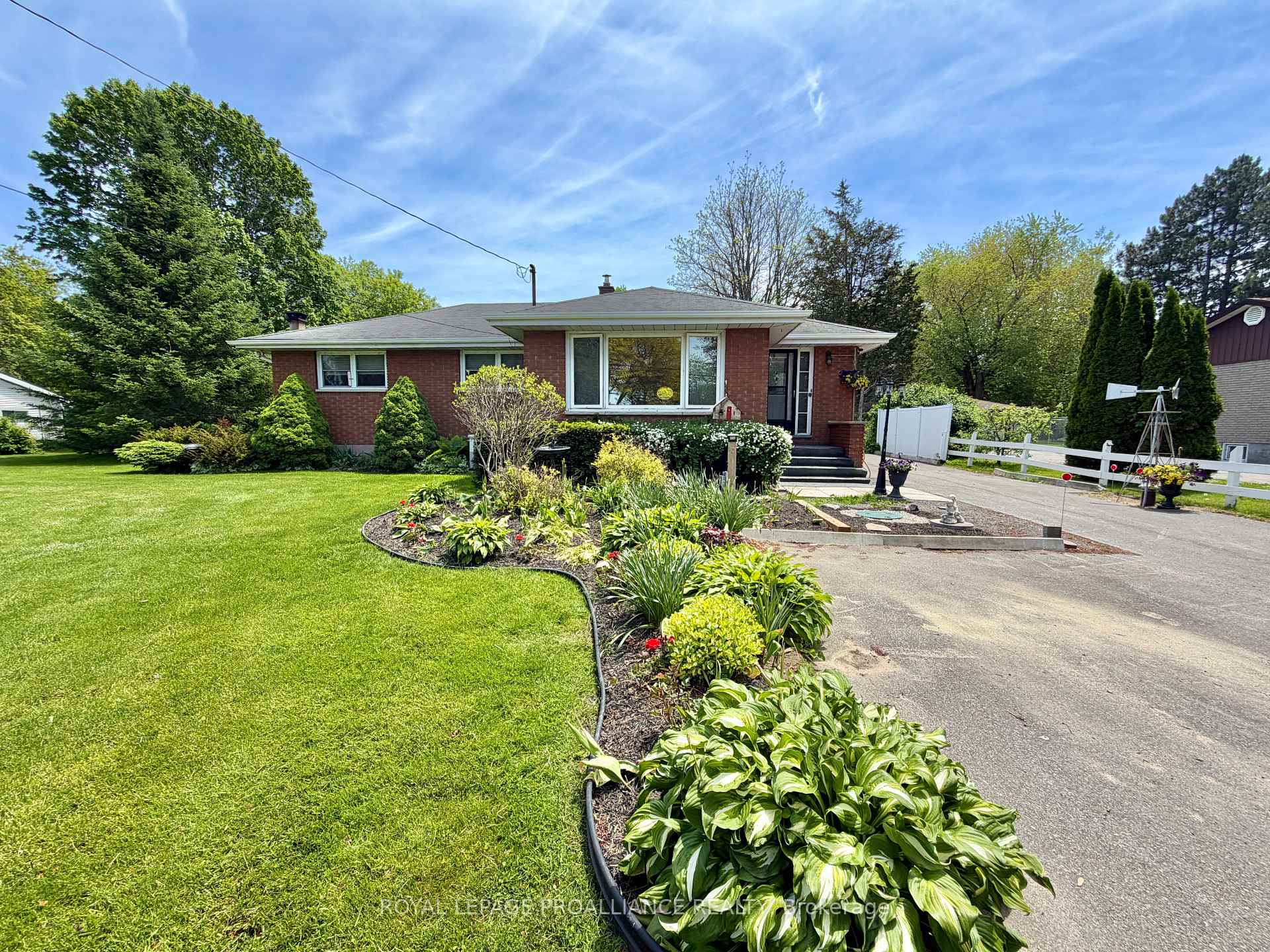 Photo 1 of 471 County Road 3, Prince Edward County, Ameliasburg Ward — HOMEH