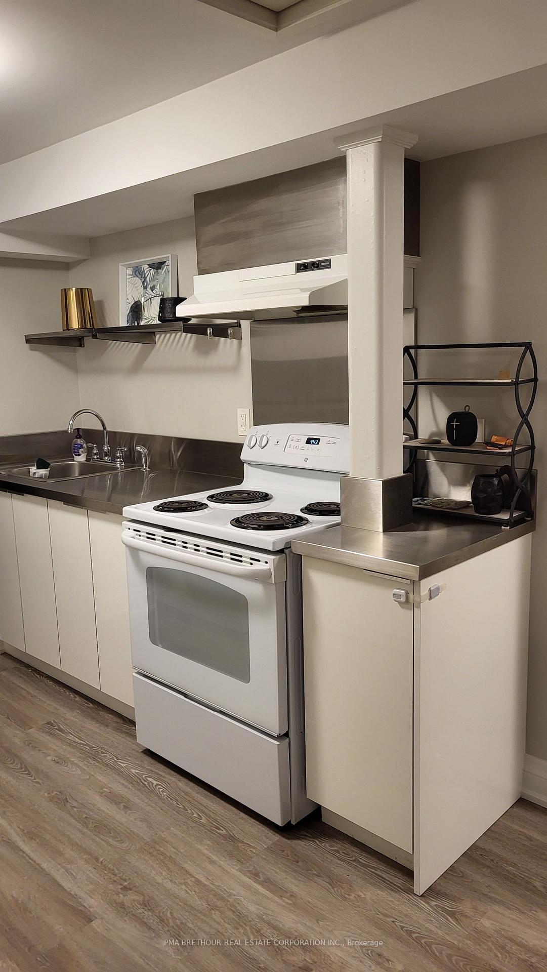 Photo 4 of 67 Cartwright Avenue, North York, Yorkdale-Glen Park — HOMEH