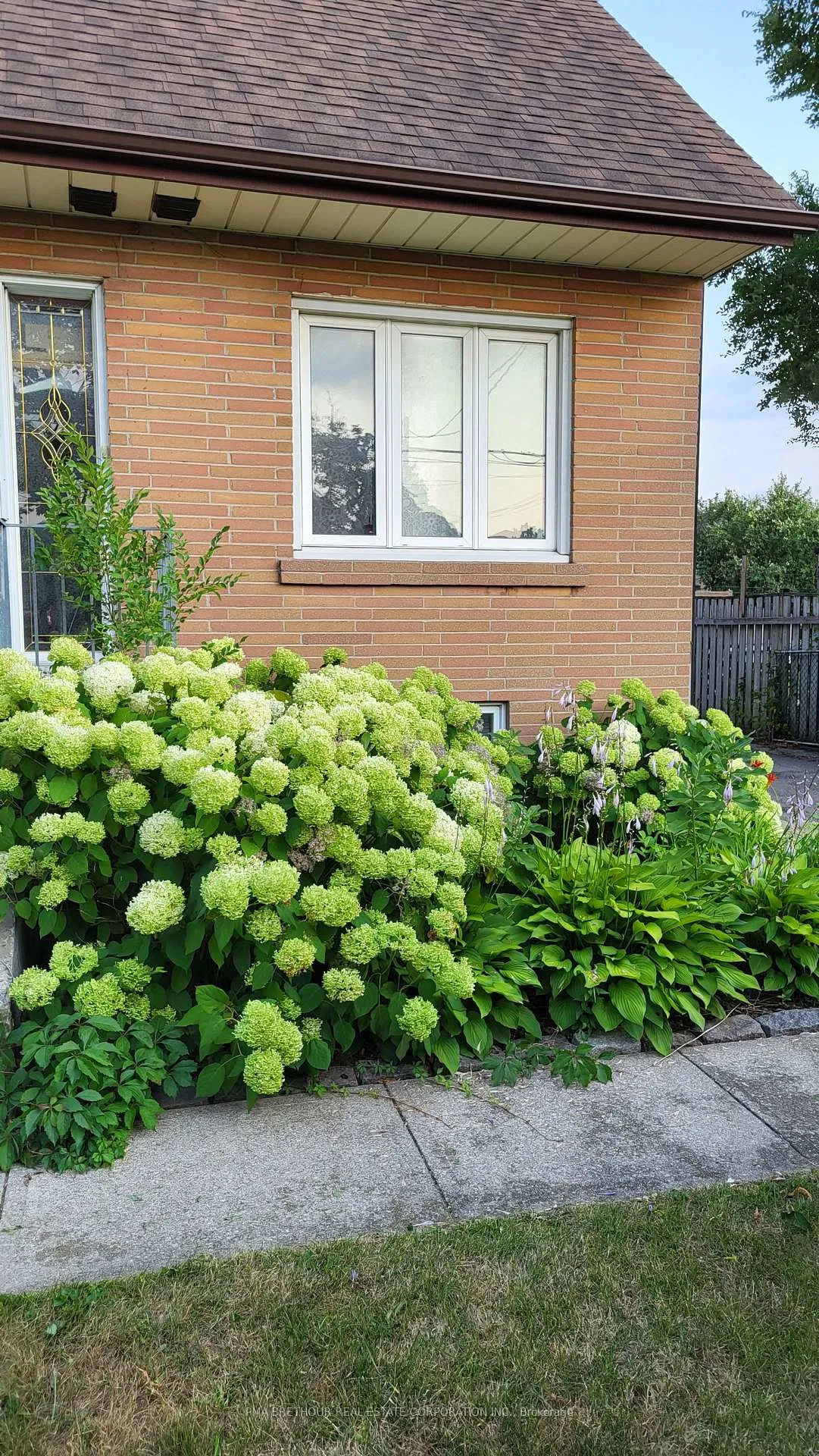 Photo 14 of 67 Cartwright Avenue, North York, Yorkdale-Glen Park — HOMEH