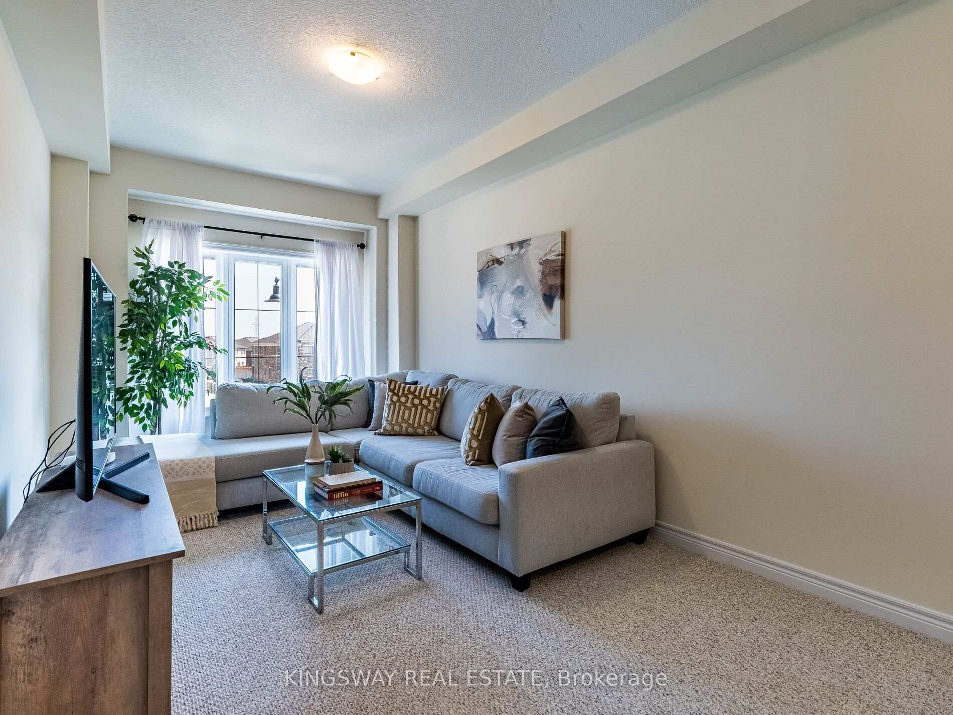 Photo 10 of 279 Skinner Road N, Hamilton, Waterdown — HOMEH