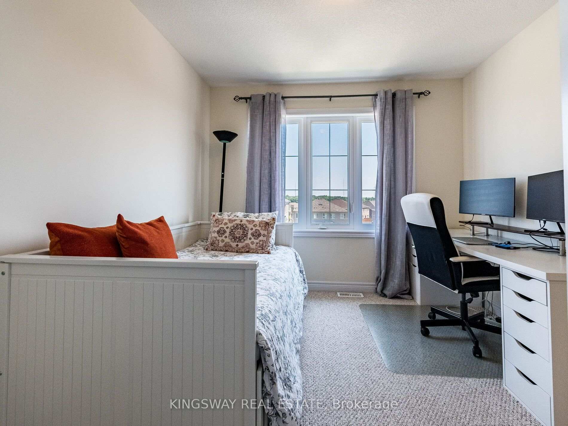 Photo 17 of 279 Skinner Road N, Hamilton, Waterdown — HOMEH