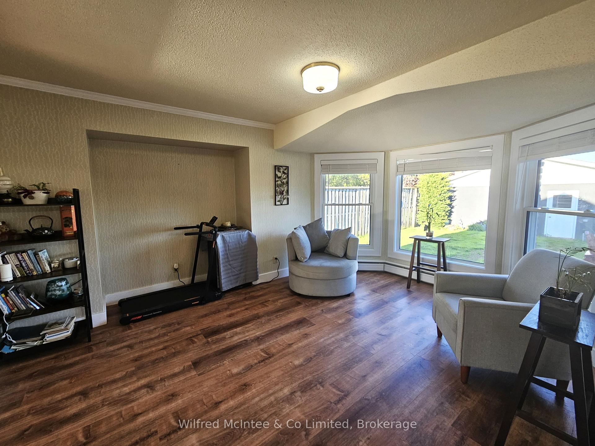 Photo 4 of 958 6TH Avenue W, Owen Sound — HOMEH