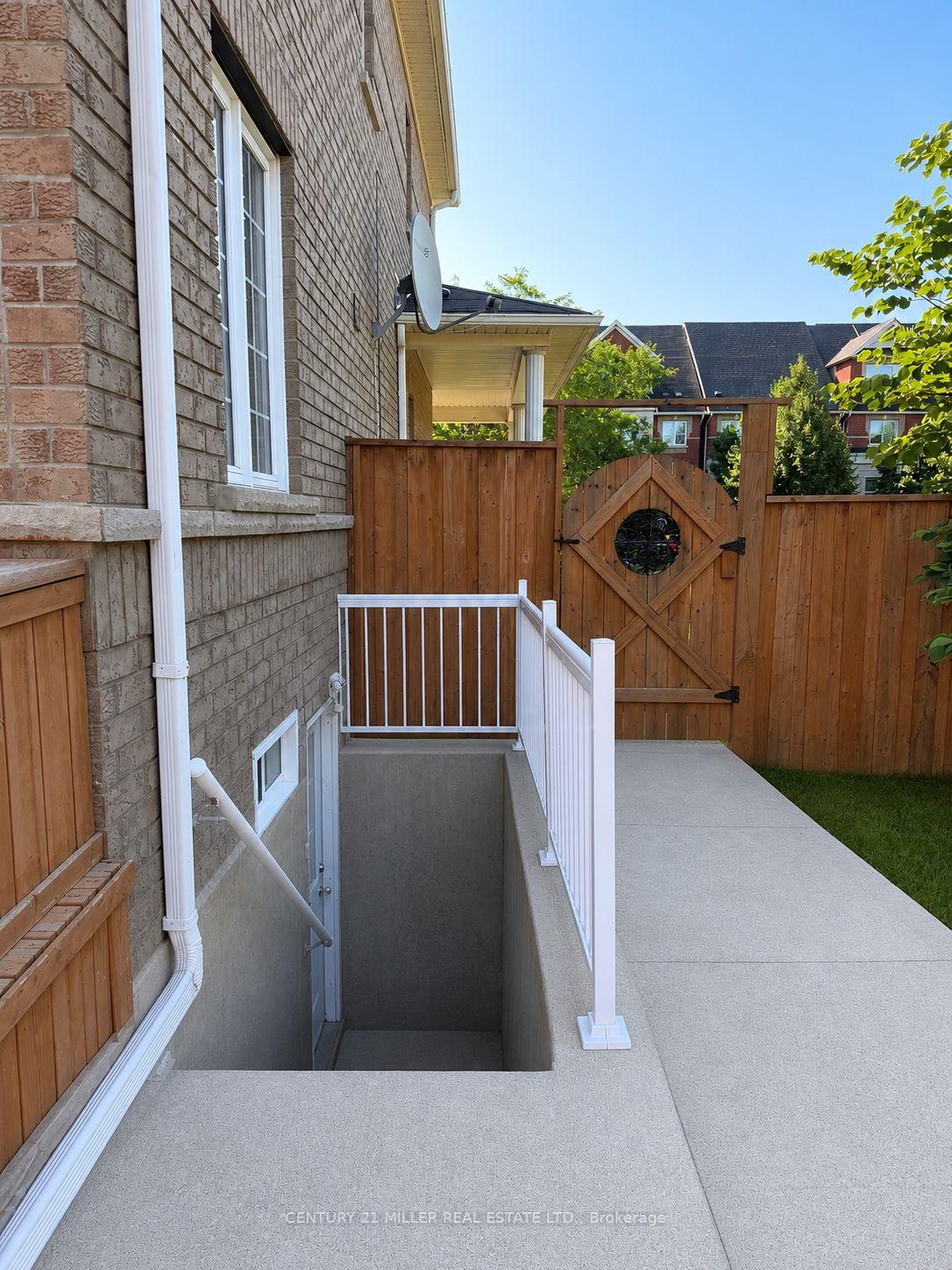 Photo 6 of 5214 Preservation Circle, Mississauga, Churchill Meadows — HOMEH