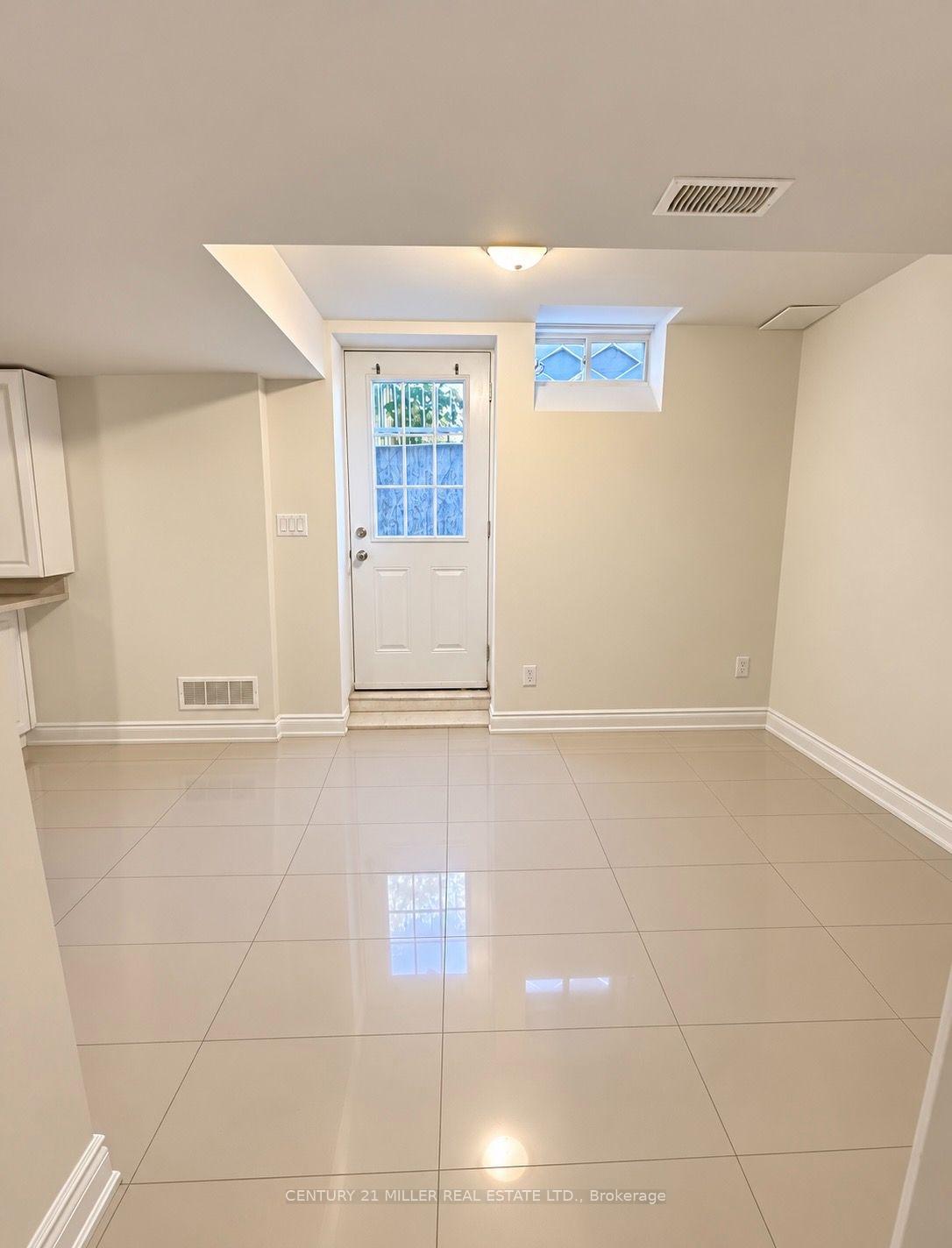 Photo 8 of 5214 Preservation Circle, Mississauga, Churchill Meadows — HOMEH