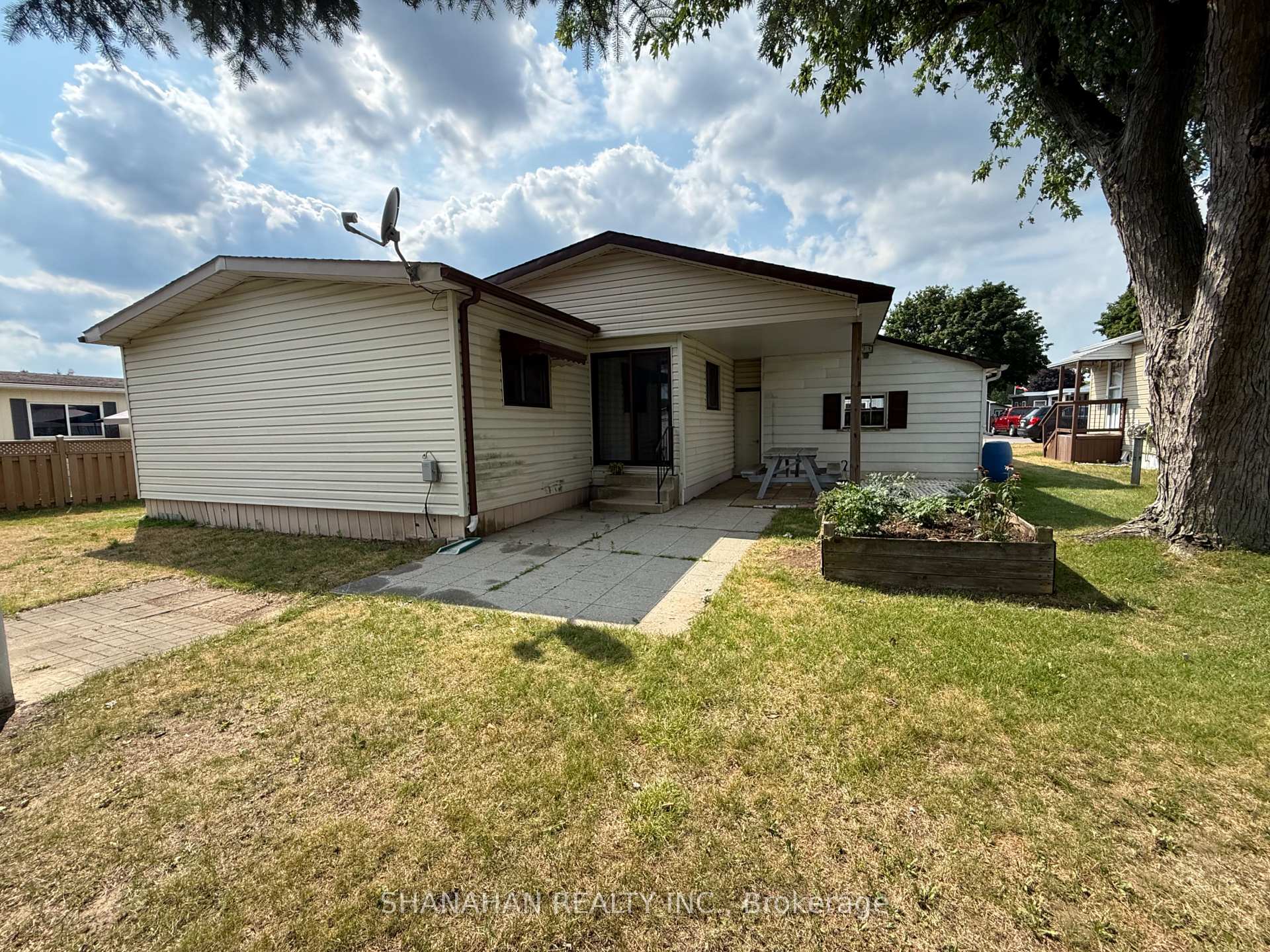 Photo 3 of 10 Velma Street, Strathroy-Caradoc, Rural Strathroy-Caradoc — HOMEH