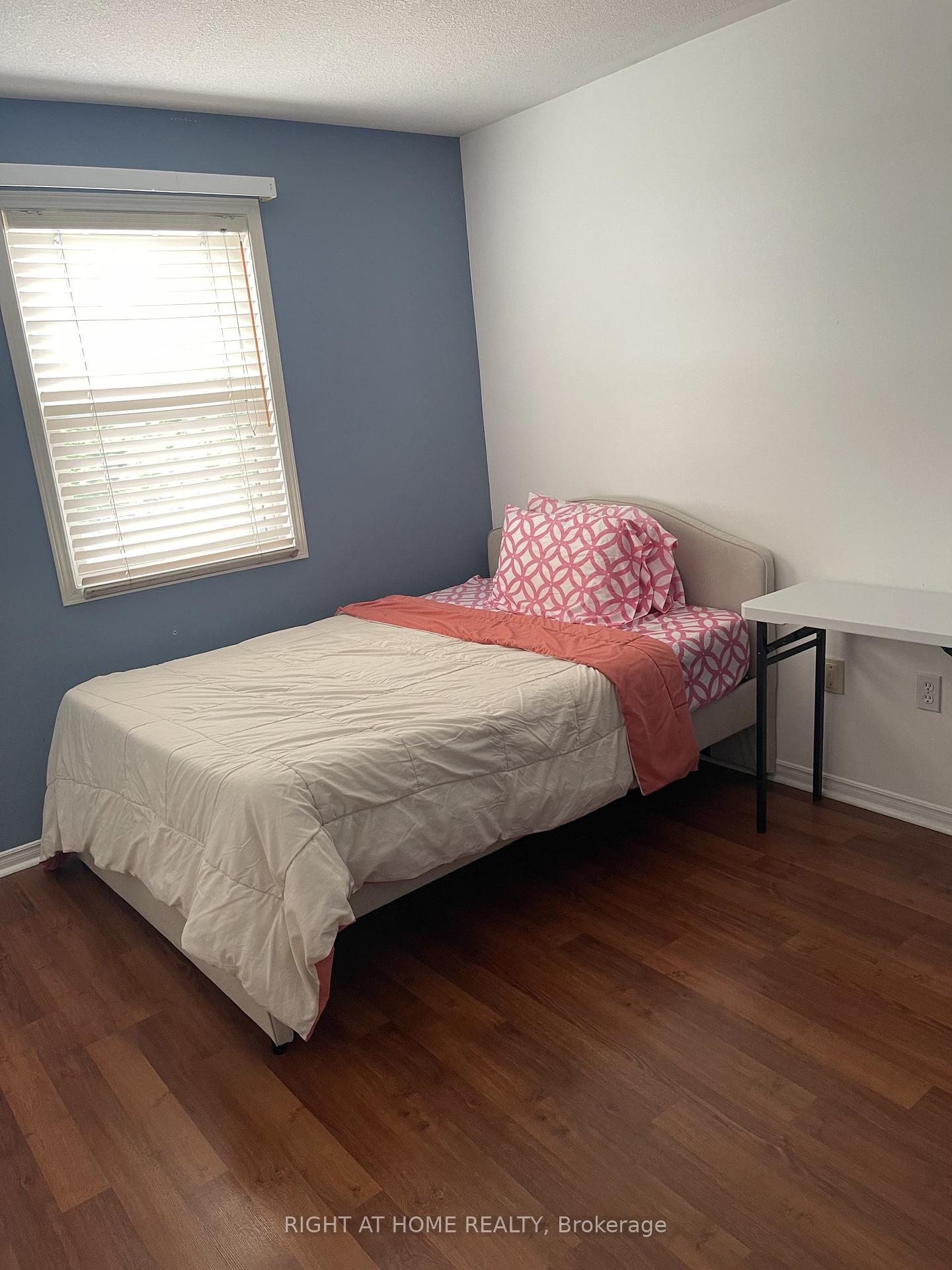 Photo 9 of Unit Room 1, 33 Phair Crescent, London, South J — HOMEH
