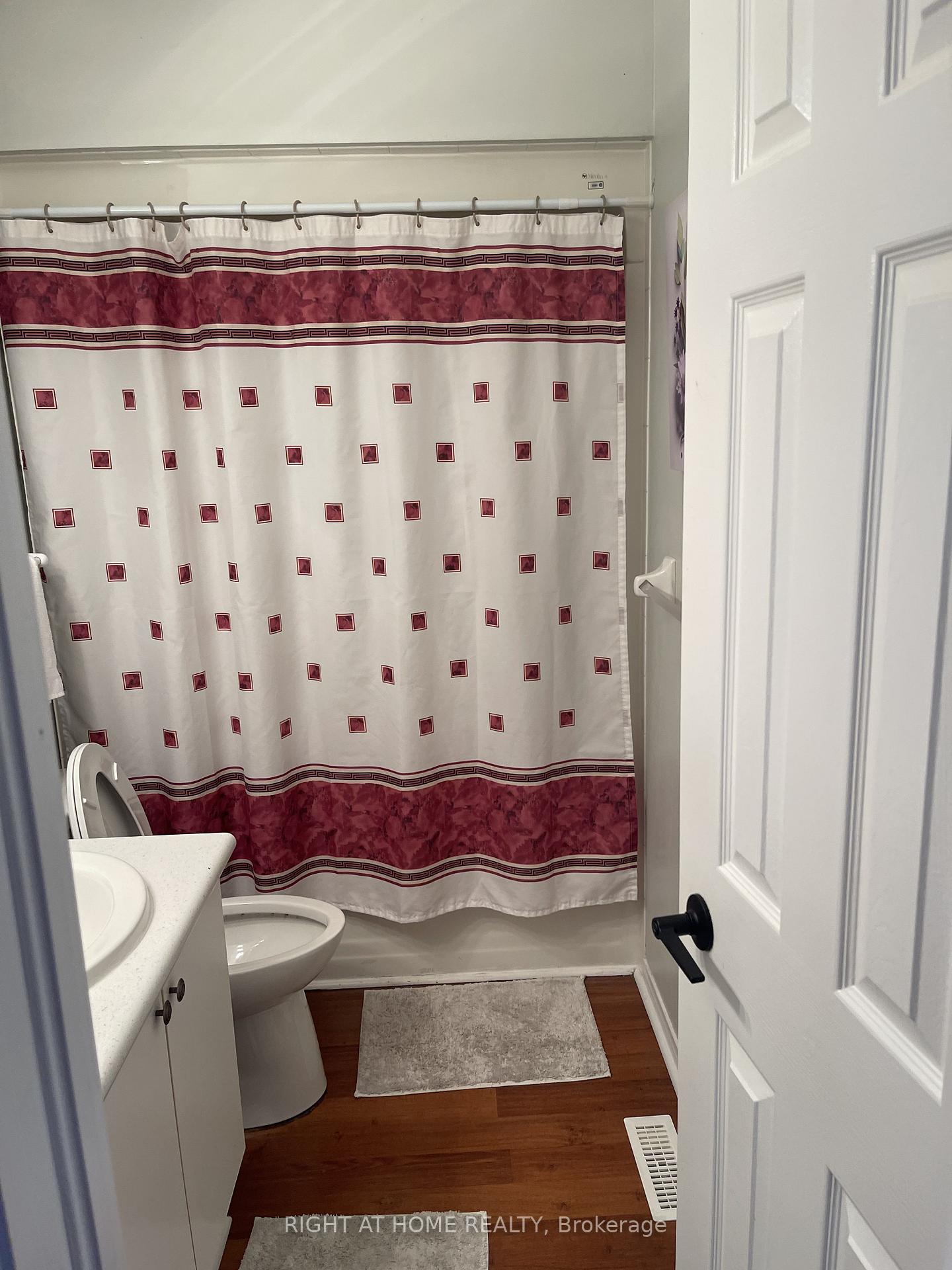 Photo 11 of Unit Room 1, 33 Phair Crescent, London, South J — HOMEH