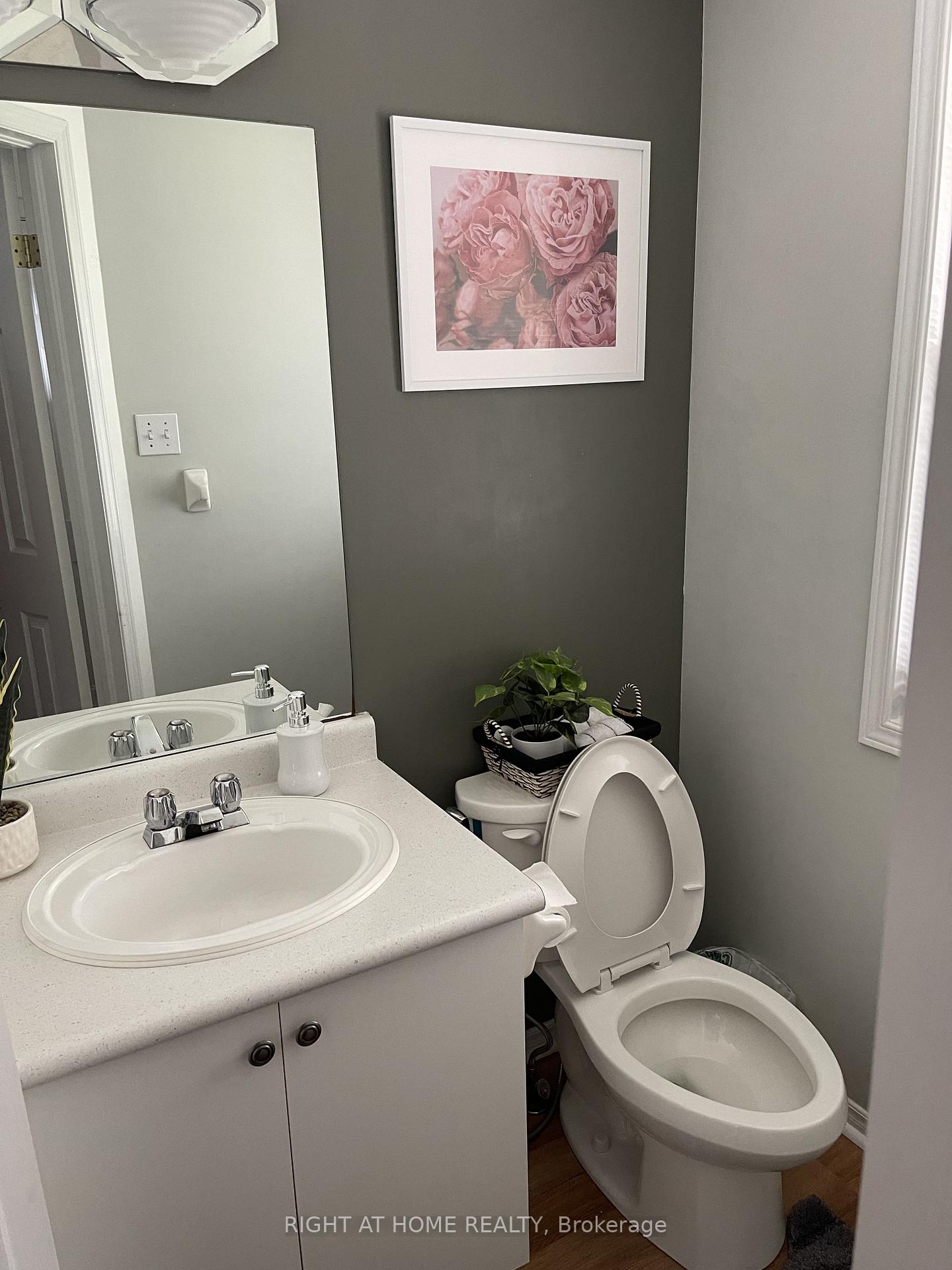 Photo 12 of Unit Room 1, 33 Phair Crescent, London, South J — HOMEH