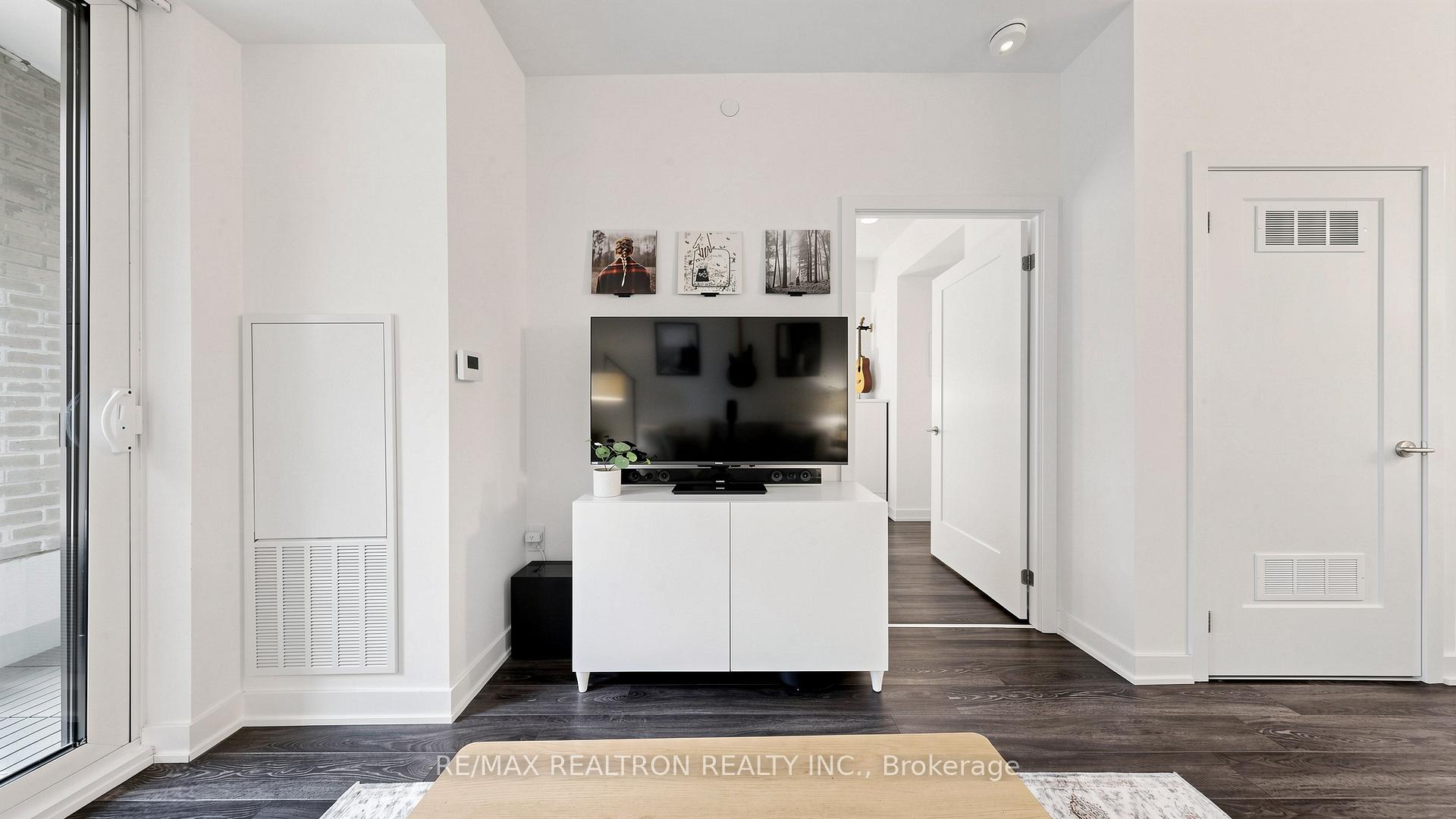 Photo 7 of Unit 216, 100 Eagle Rock Way, Vaughan, Rural Vaughan — HOMEH