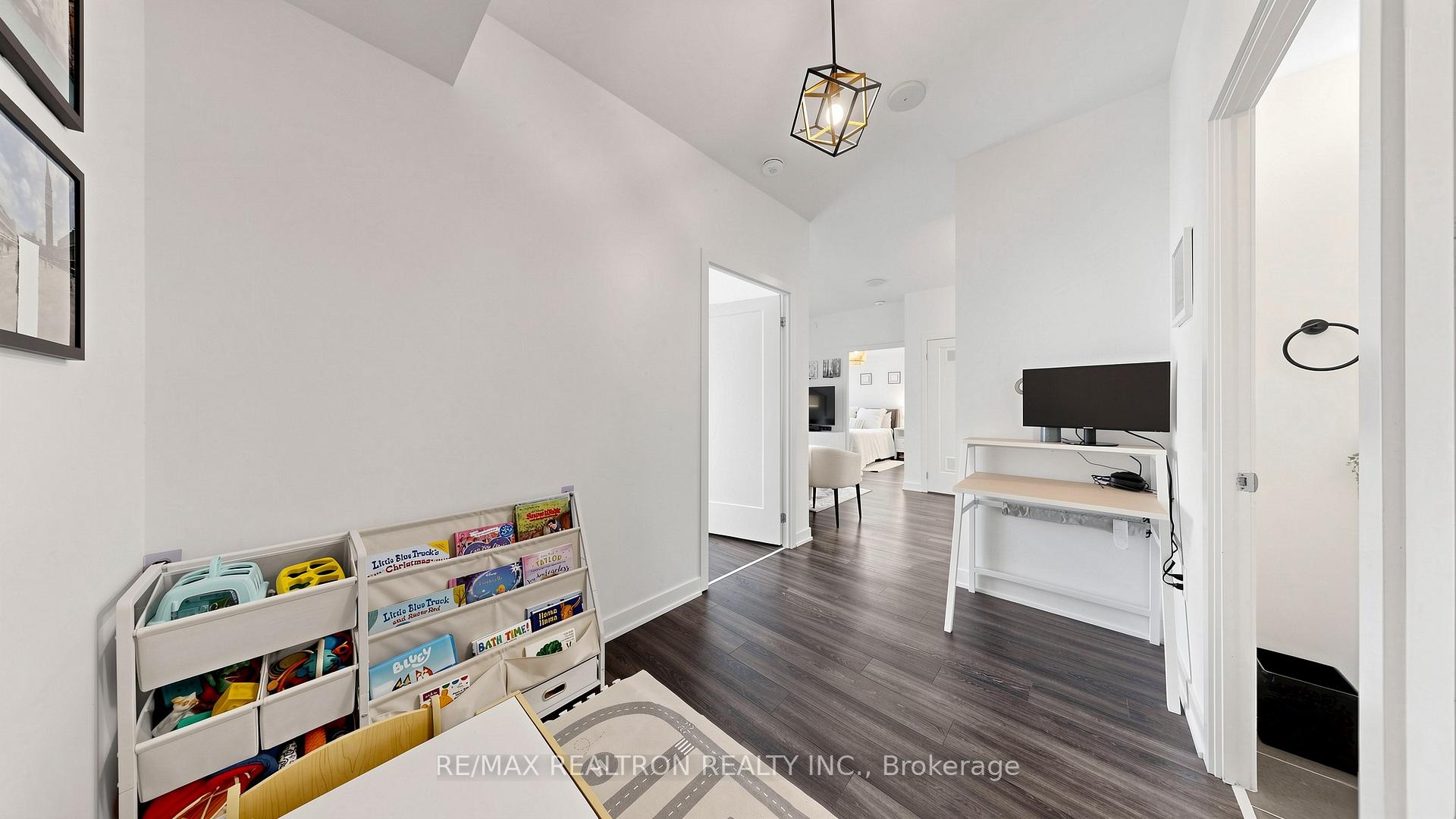 Photo 9 of Unit 216, 100 Eagle Rock Way, Vaughan, Rural Vaughan — HOMEH