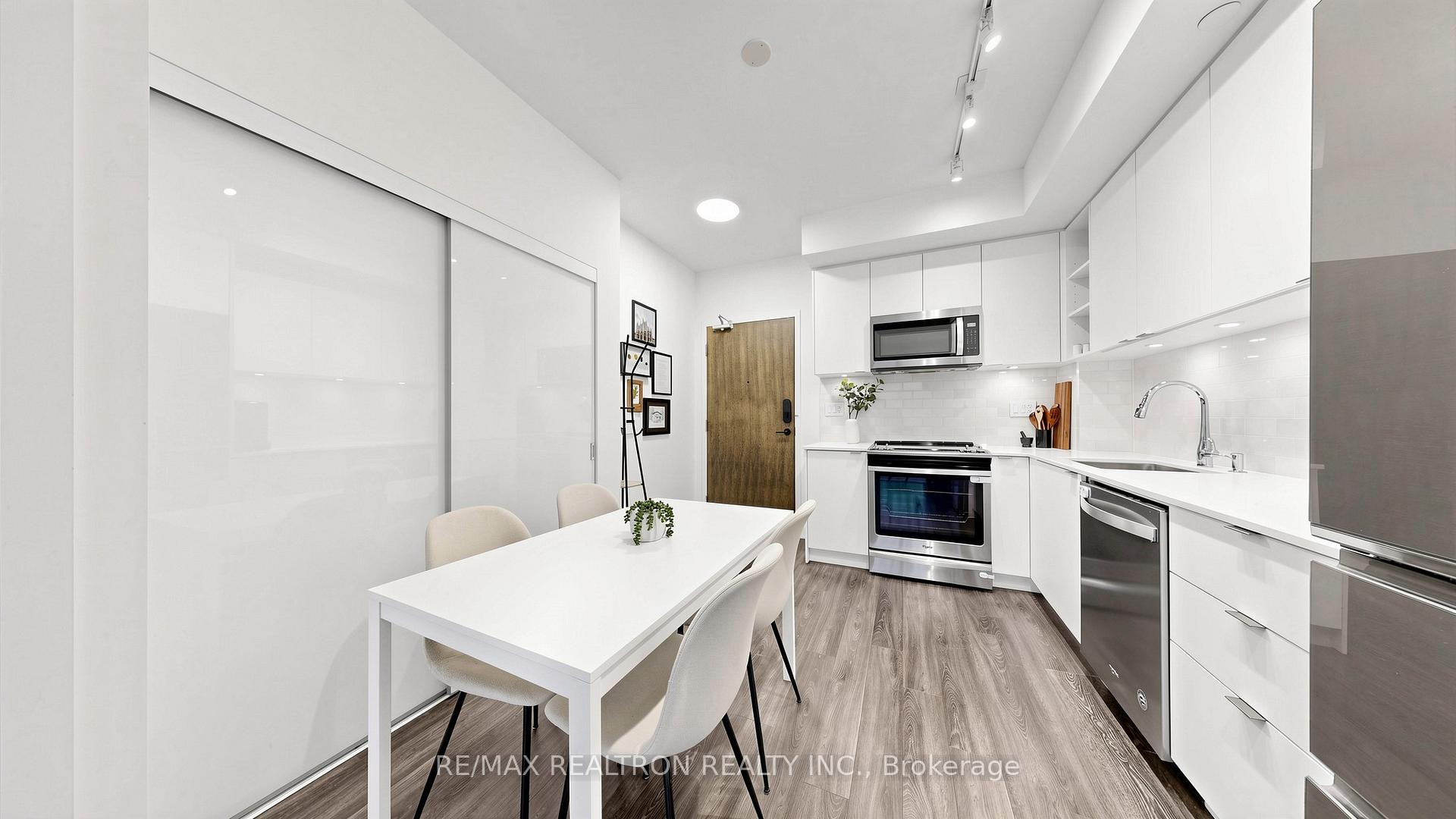 Photo 11 of Unit 216, 100 Eagle Rock Way, Vaughan, Rural Vaughan — HOMEH
