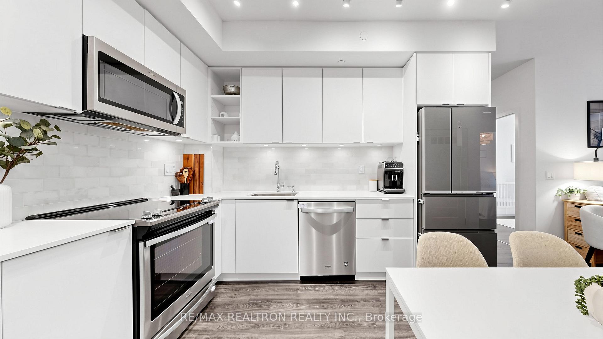 Photo 13 of Unit 216, 100 Eagle Rock Way, Vaughan, Rural Vaughan — HOMEH