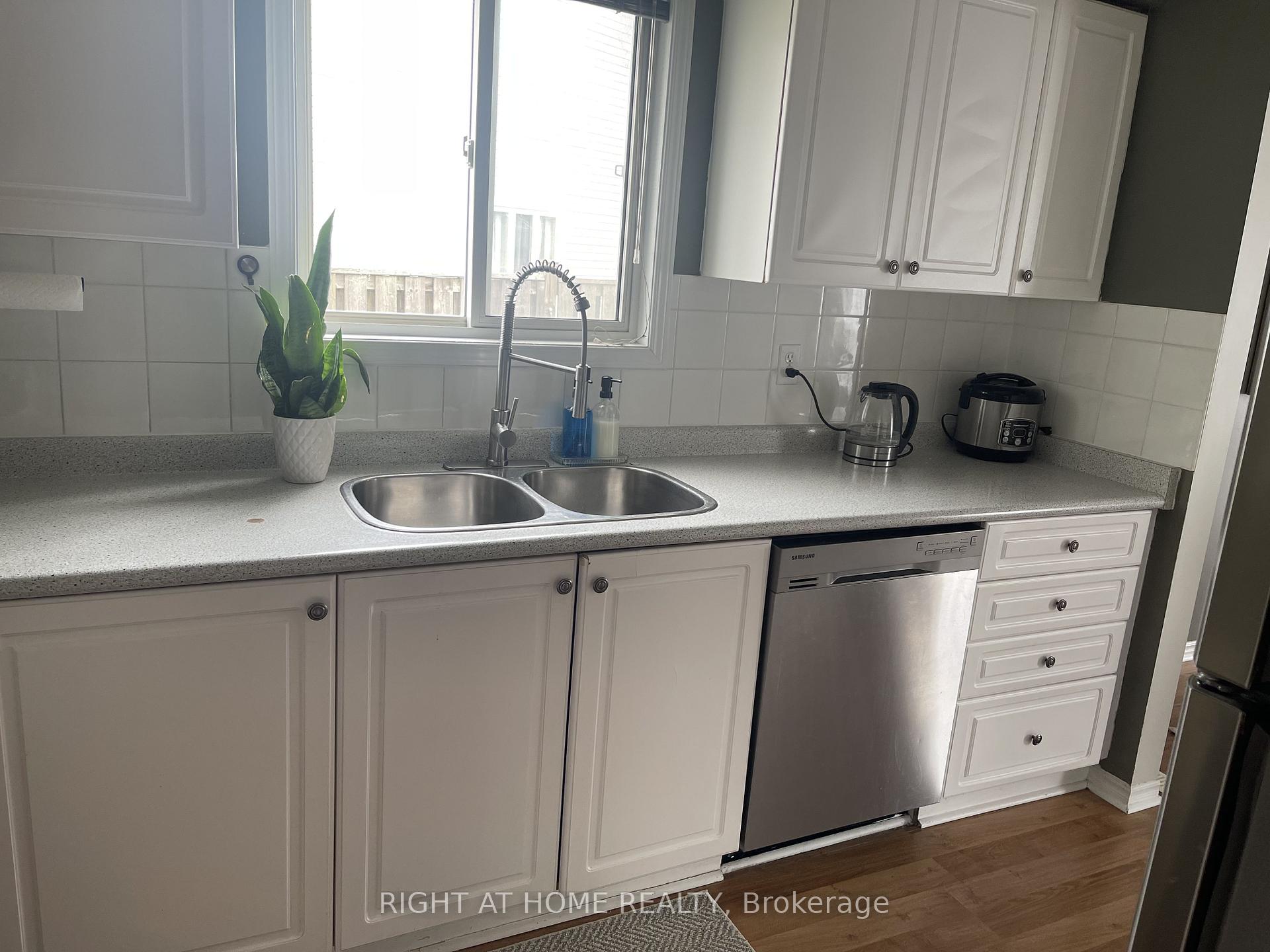 Photo 6 of Unit Room 2, 33 Phair Crescent, London, South J — HOMEH