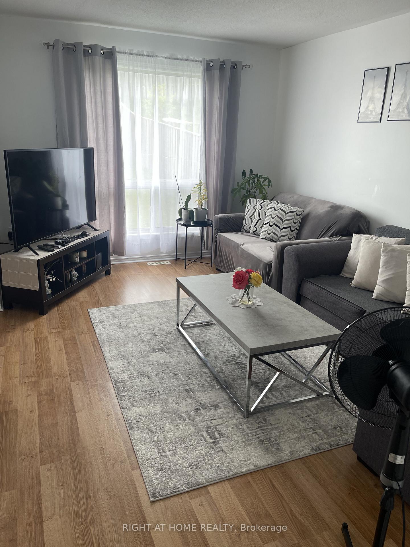 Photo 7 of Unit Room 2, 33 Phair Crescent, London, South J — HOMEH