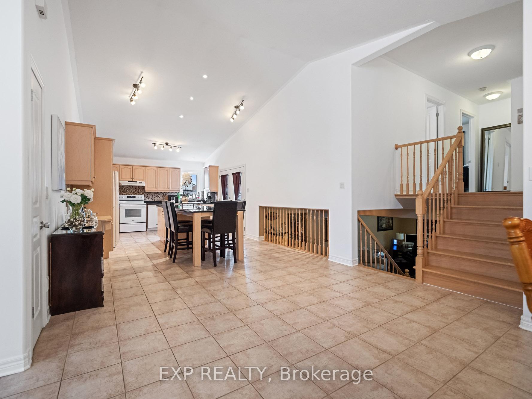 Photo 10 of 7090 Julie Drive, Niagara Falls, Forestview — HOMEH