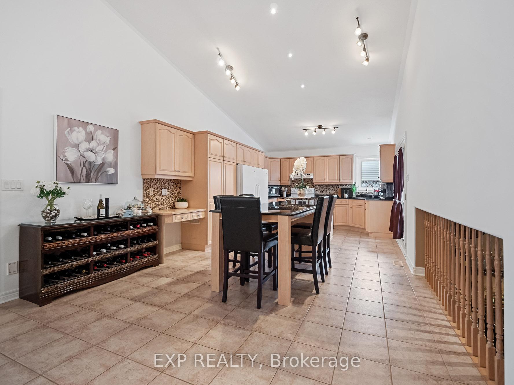 Photo 11 of 7090 Julie Drive, Niagara Falls, Forestview — HOMEH