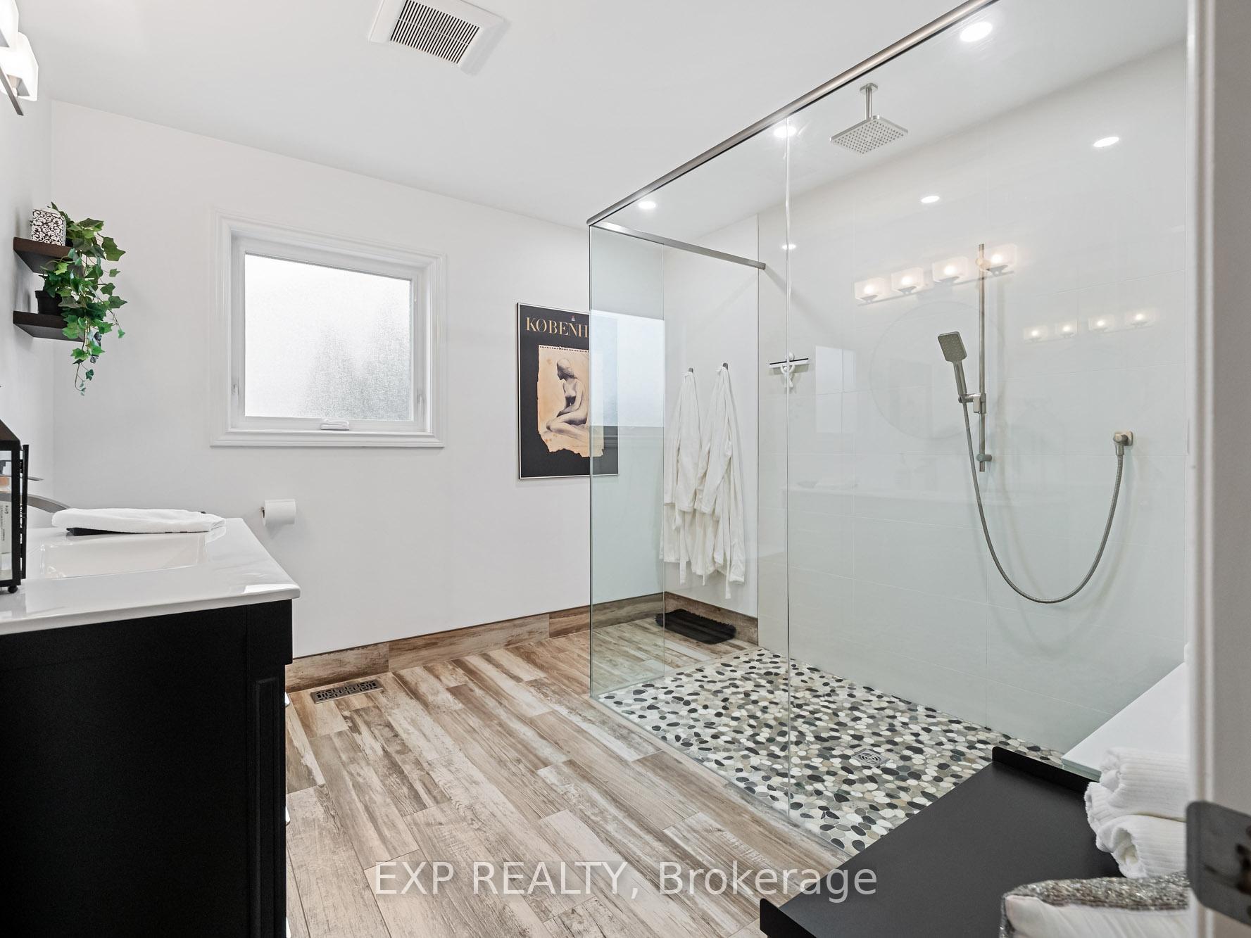 Photo 19 of 7090 Julie Drive, Niagara Falls, Forestview — HOMEH