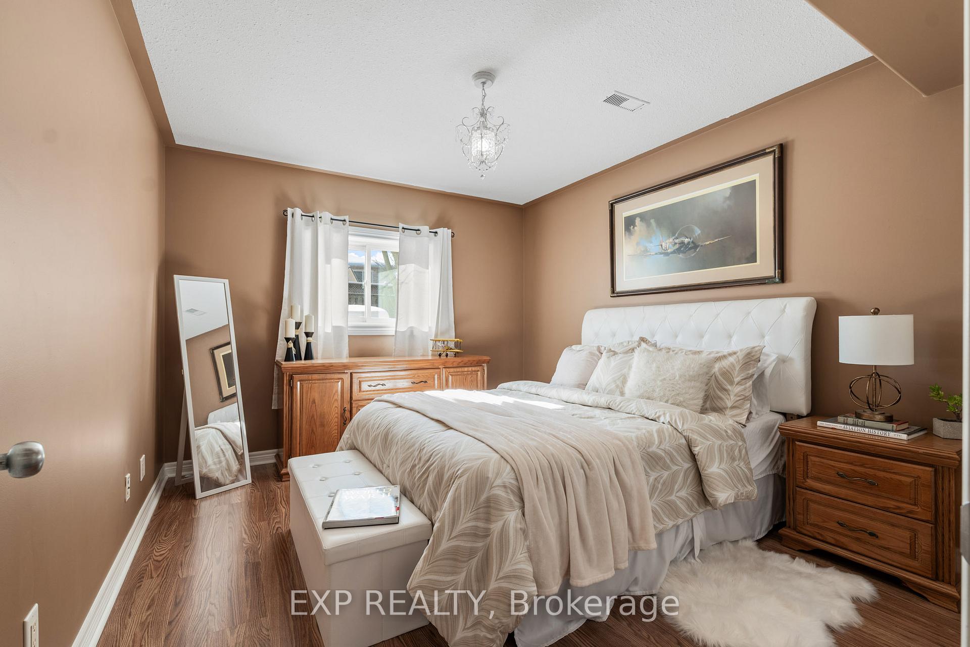 Photo 28 of 7090 Julie Drive, Niagara Falls, Forestview — HOMEH